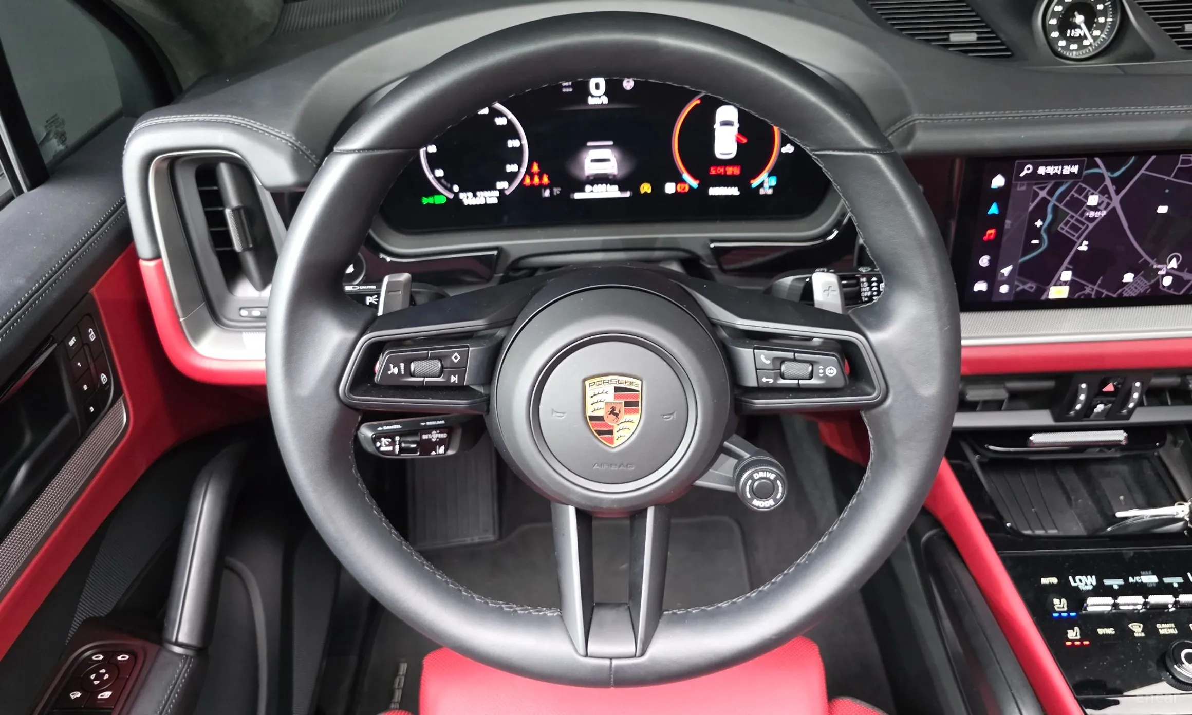 Porsche Cayenne (PO536) превью 13