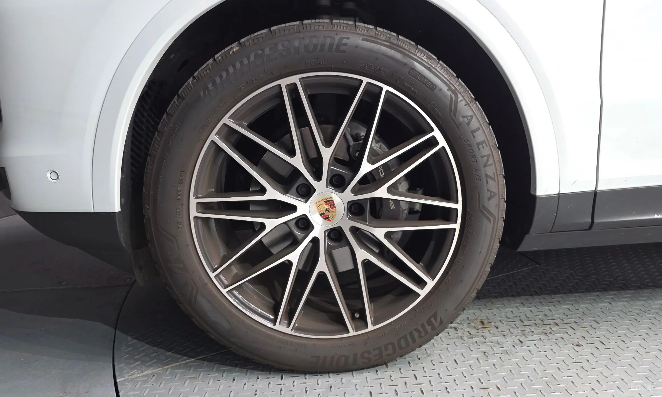 Porsche Cayenne (PO536) превью 5
