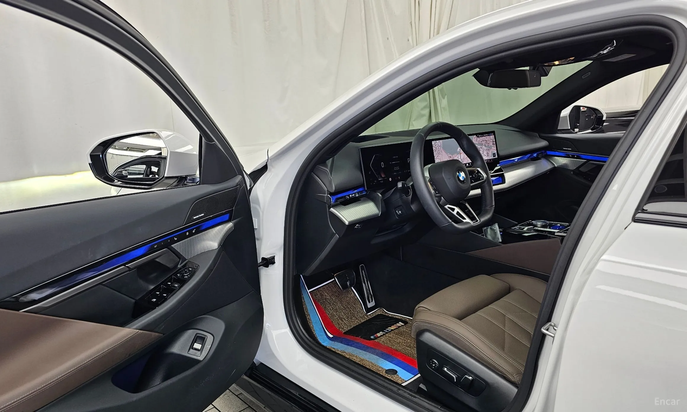 BMW 5 Series (G60) превью 10
