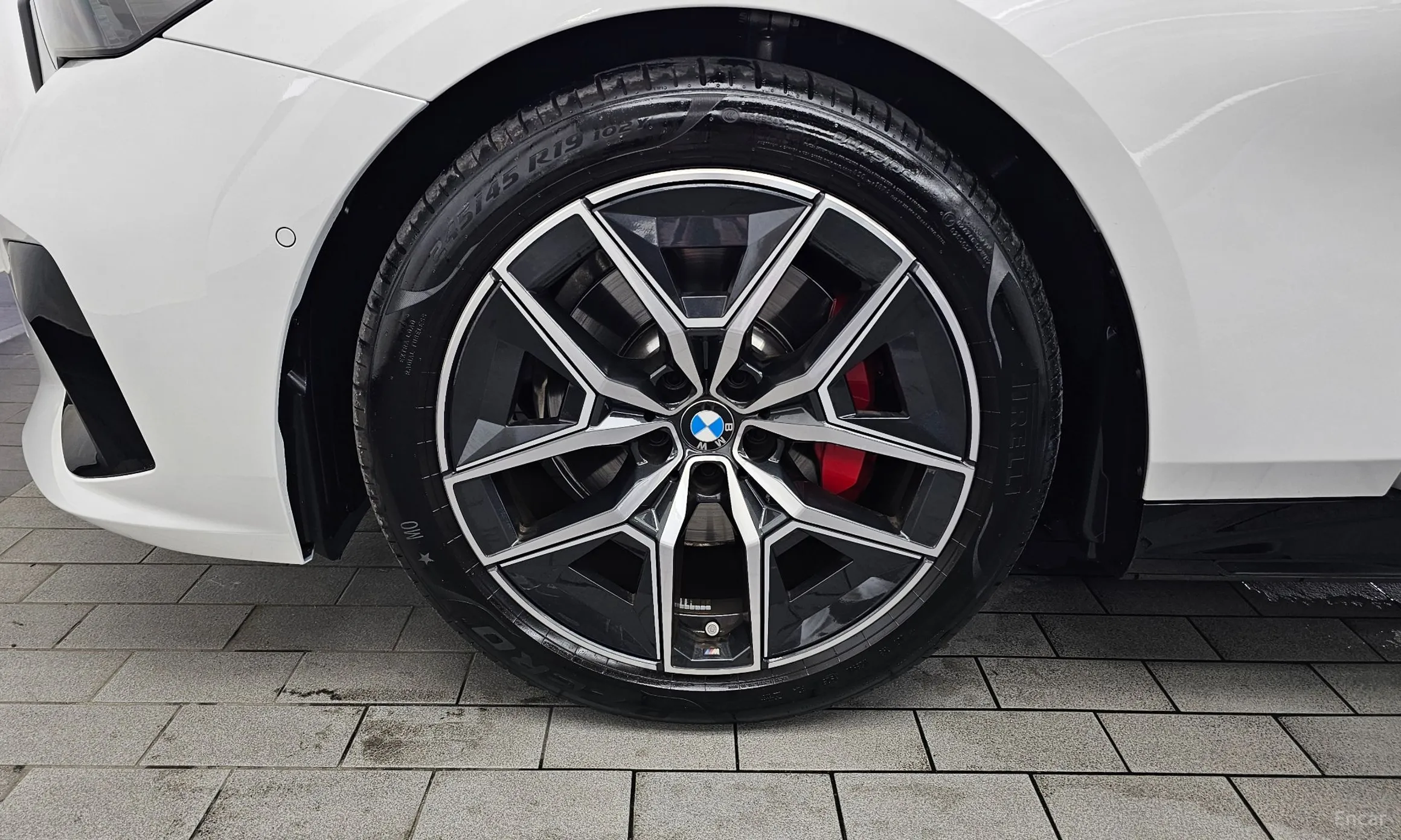 BMW 5 Series (G60) превью 5