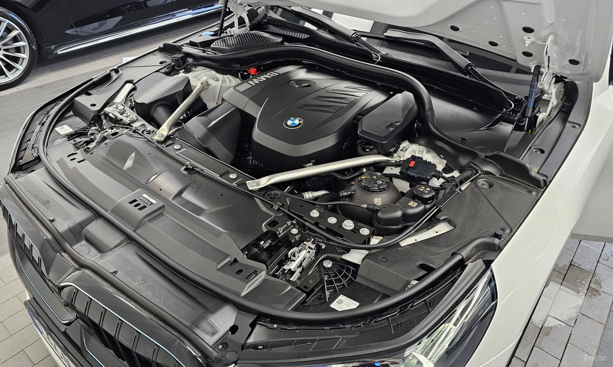 BMW 5 Series (G60) превью 6