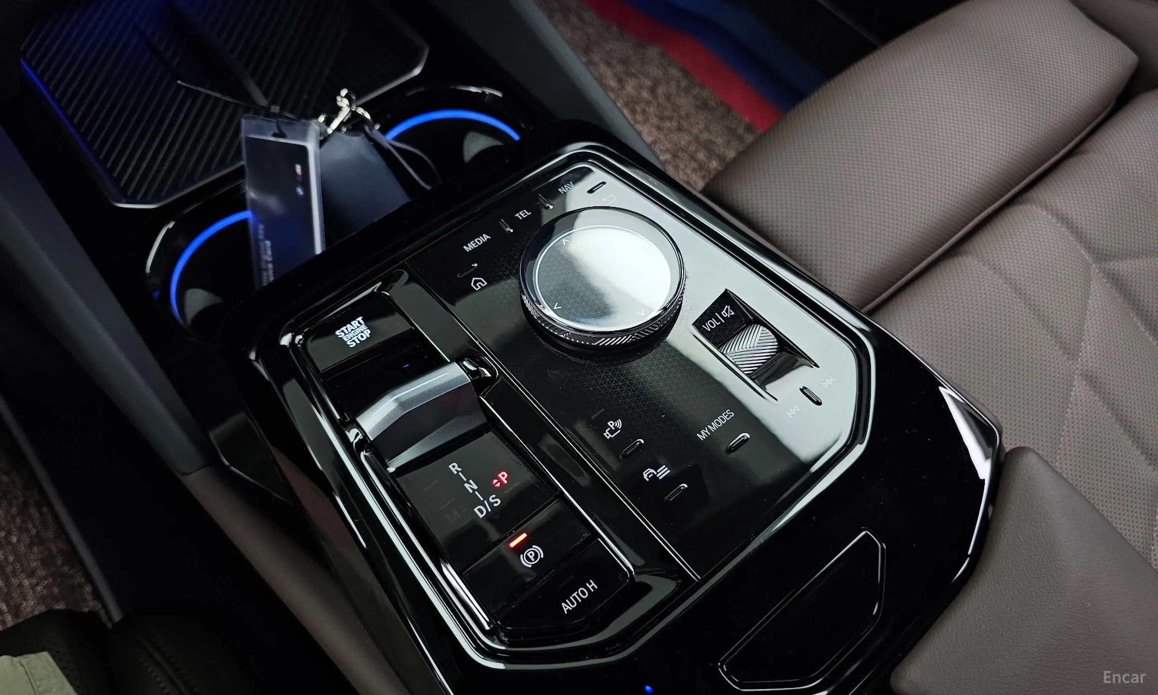 BMW 5 Series (G60) превью 9