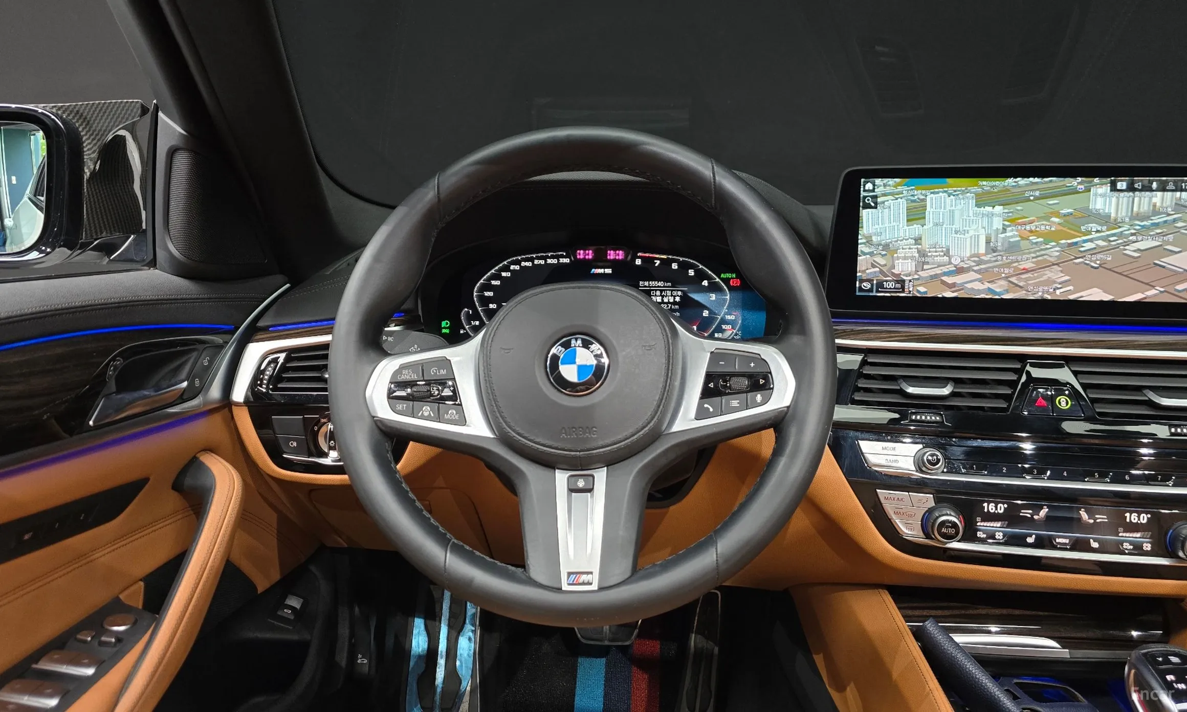 BMW 5 Series (G30) превью 12