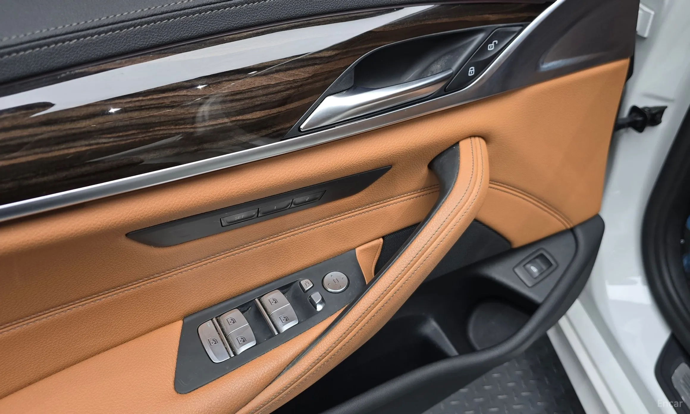 BMW 5 Series (G30) превью 15