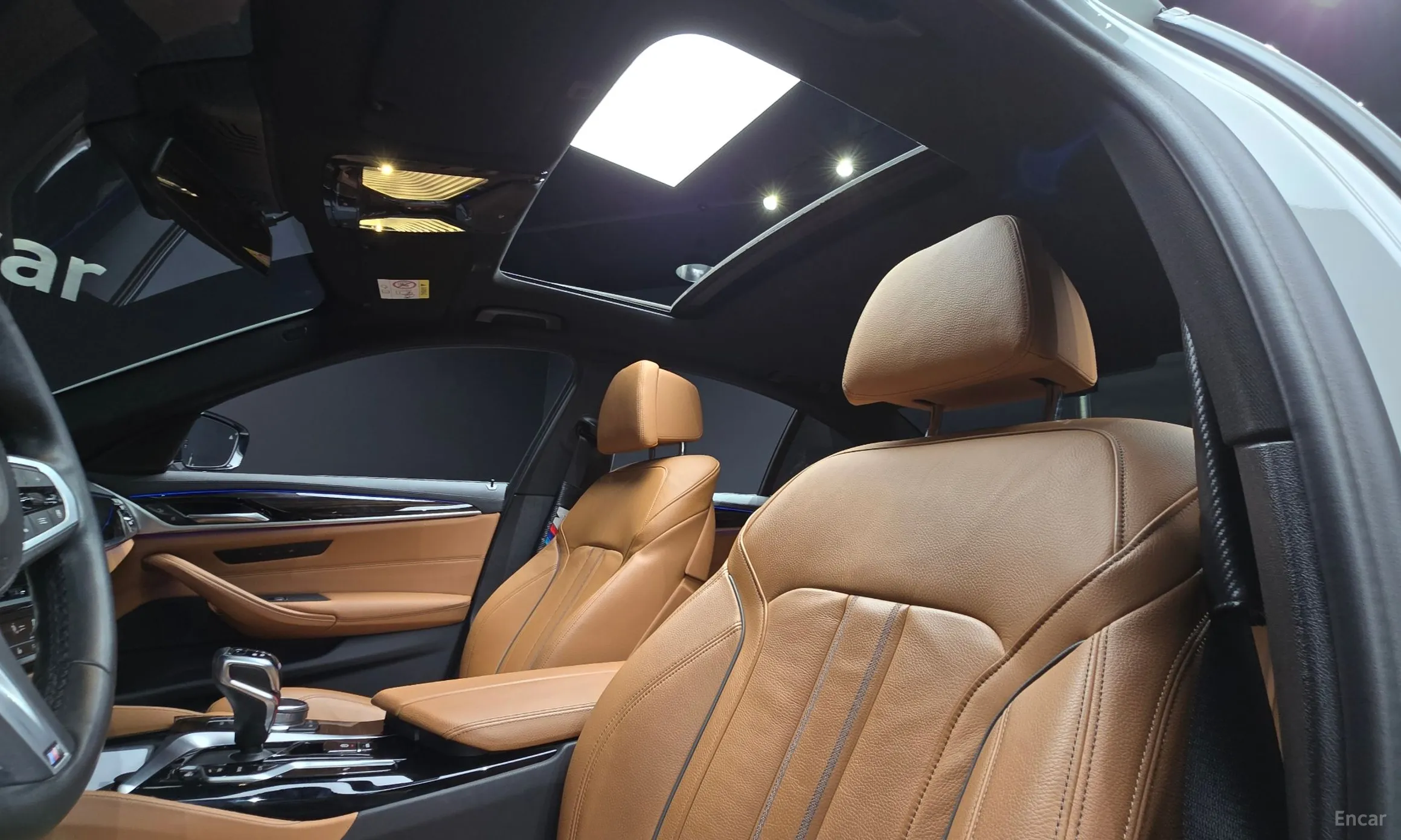 BMW 5 Series (G30) превью 19