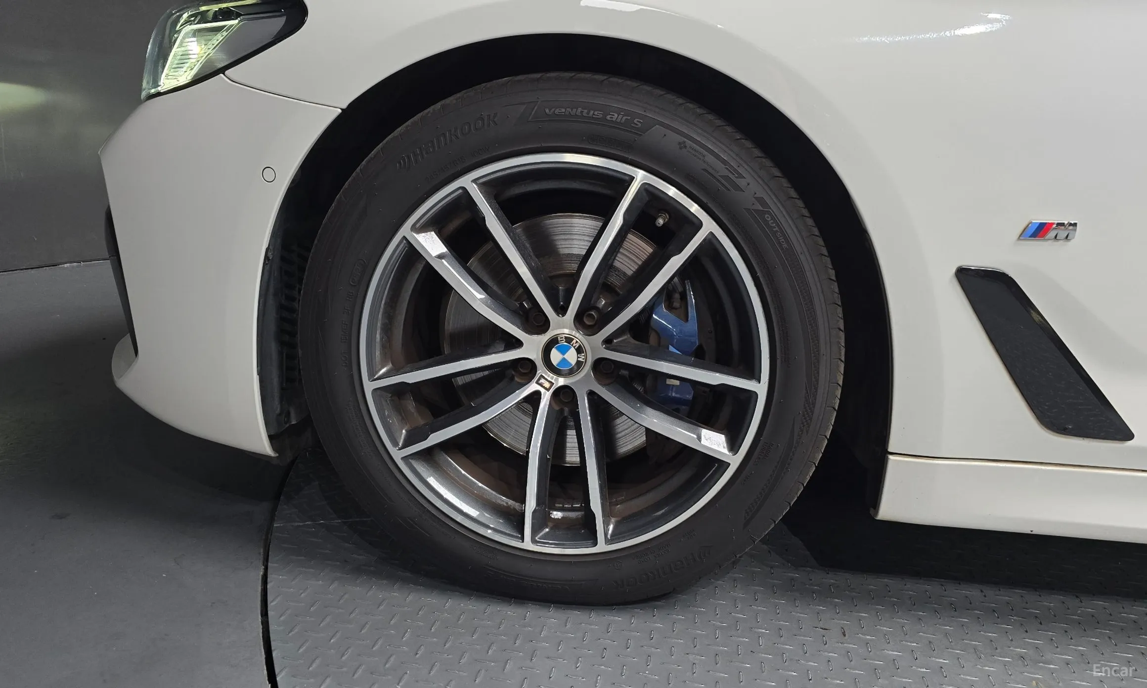 BMW 5 Series (G30) превью 5