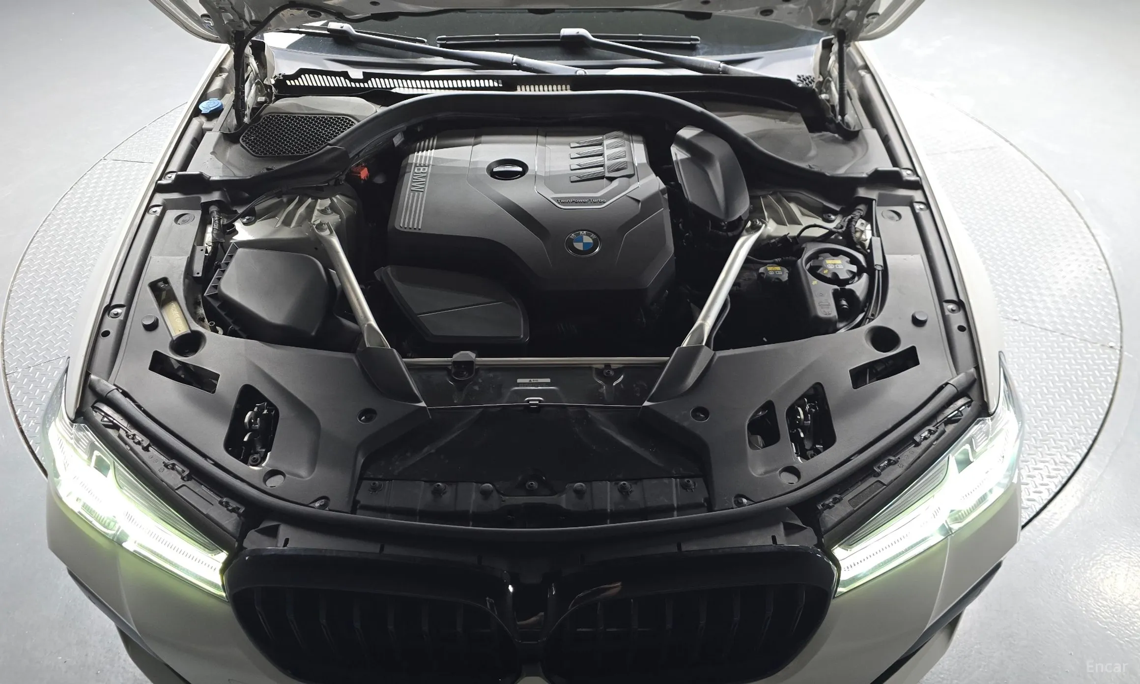BMW 5 Series (G30) превью 6