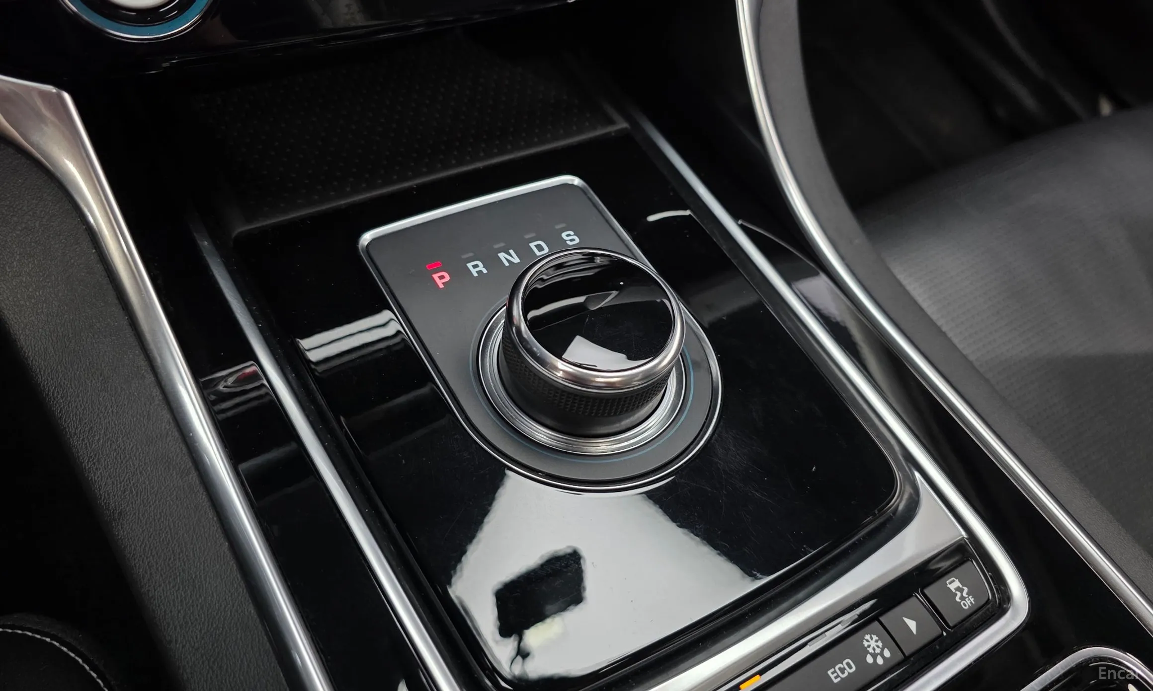 Jaguar XE превью 9