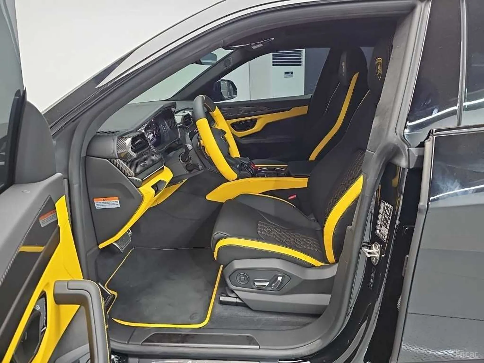 Lamborghini Urus превью 11