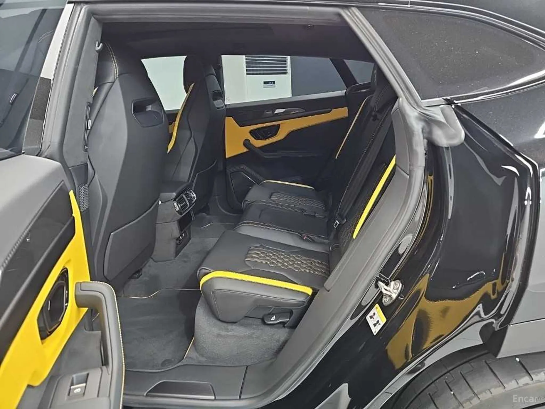 Lamborghini Urus превью 12
