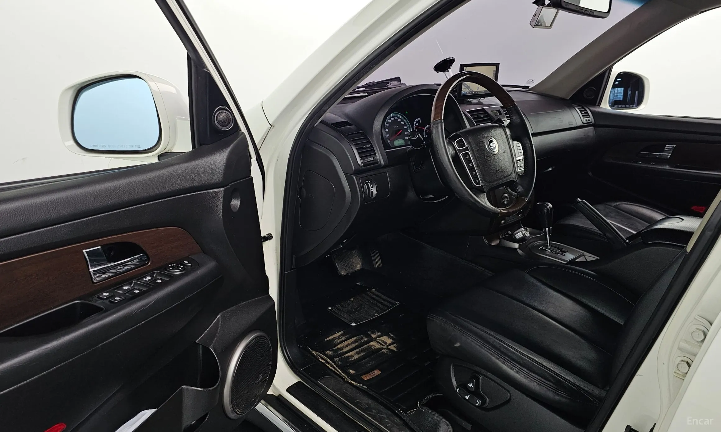 KG Mobility (SsangYong) Rexton W превью 10