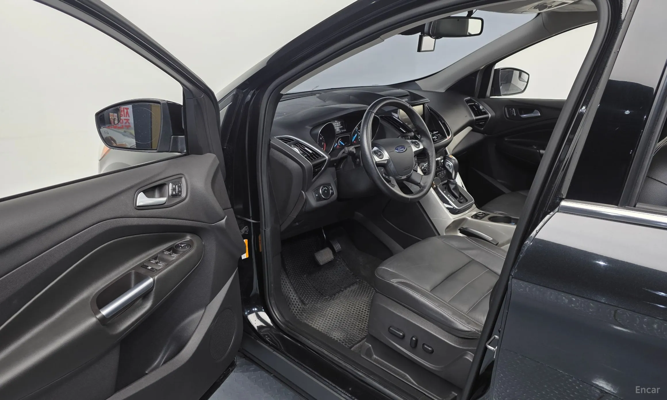 Ford Escape превью 10