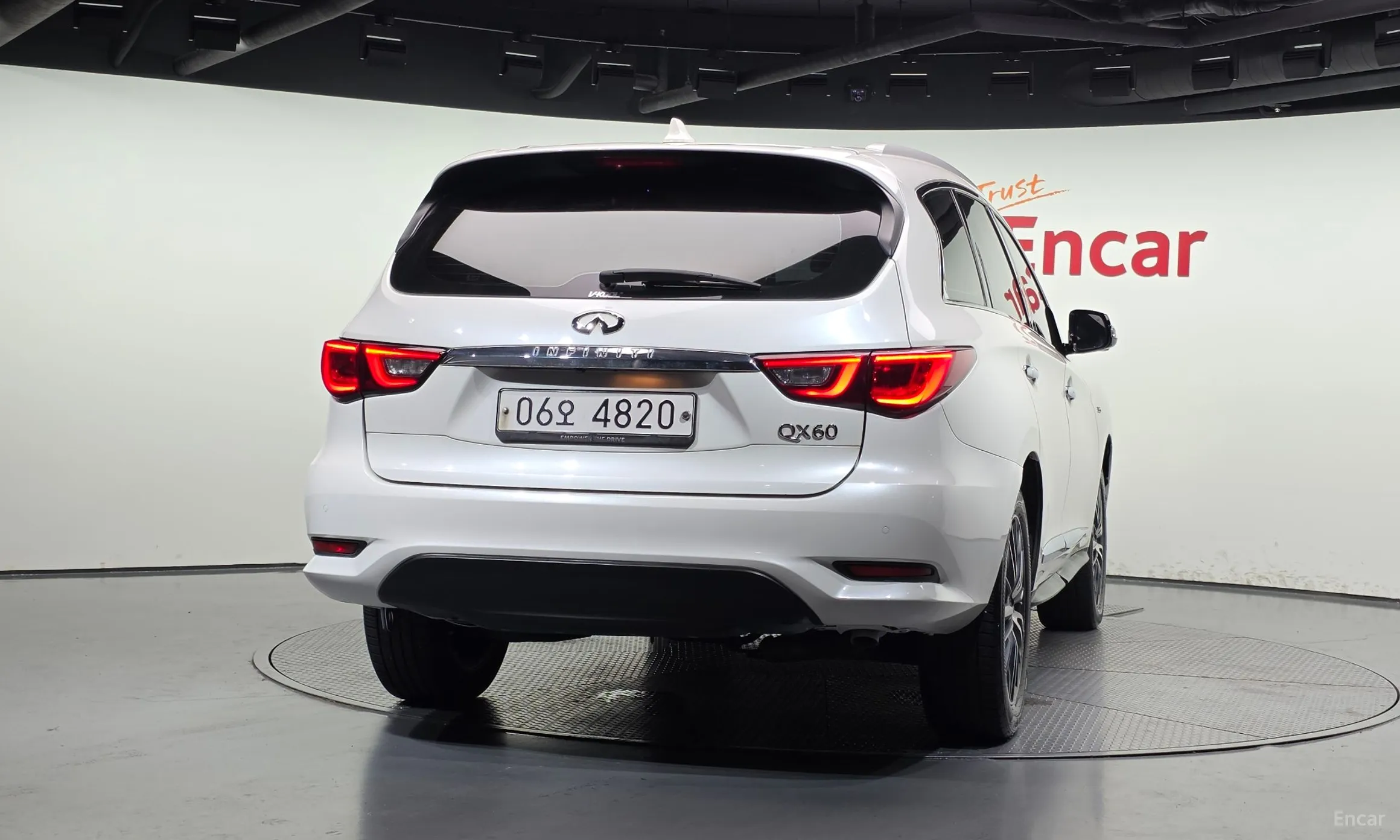Infiniti QX60 превью 4
