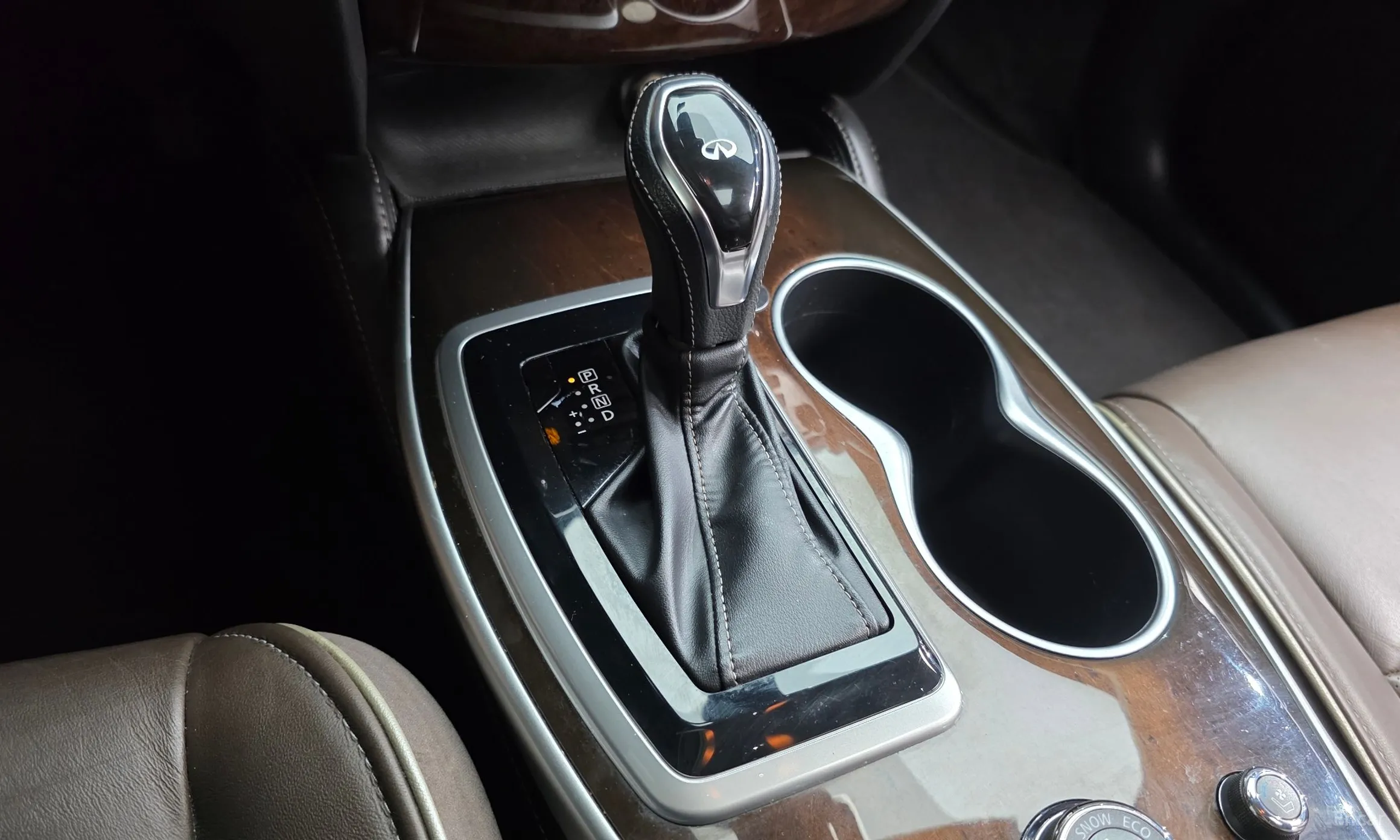 Infiniti QX60 превью 9
