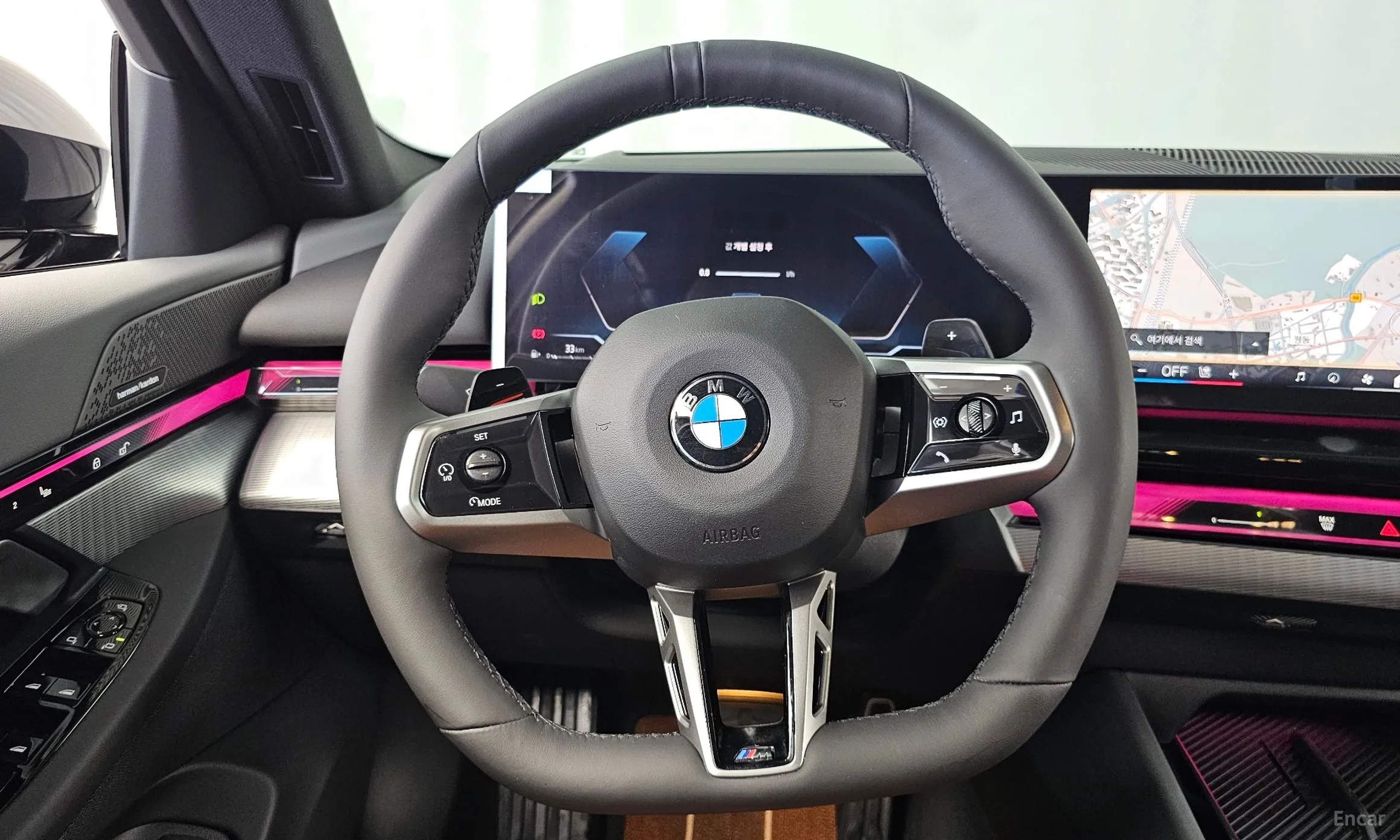 BMW 5 Series (G60) превью 13