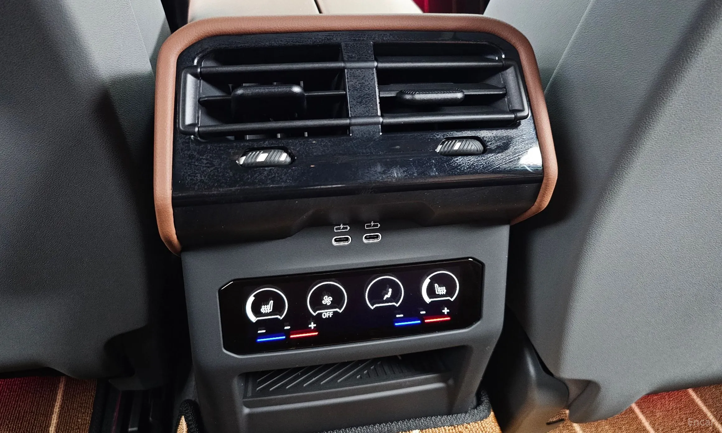 BMW 5 Series (G60) превью 18