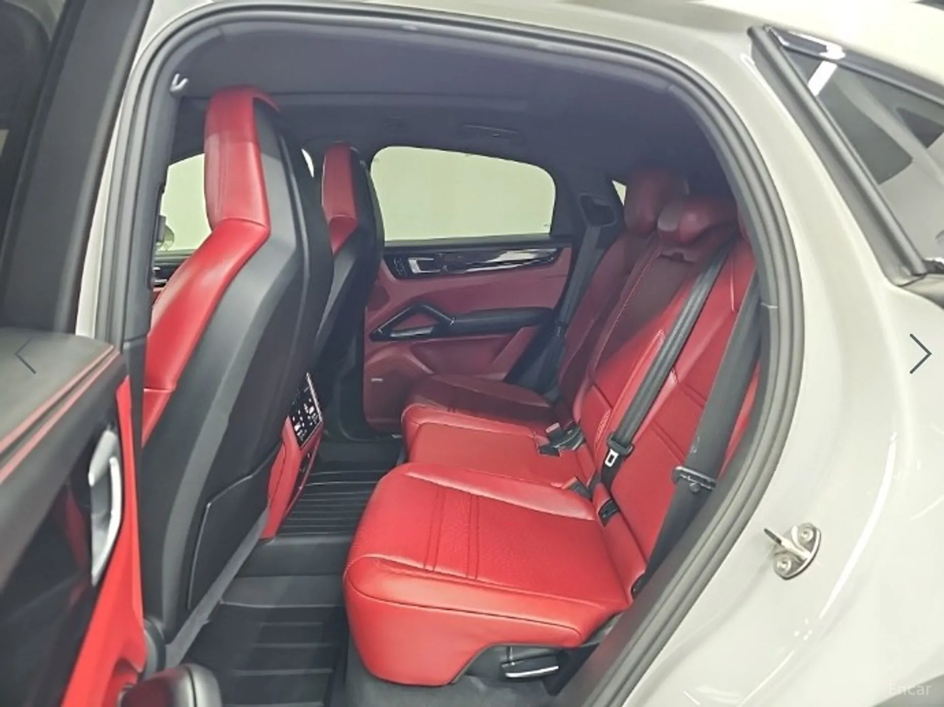 Porsche Cayenne (PO536) превью 12