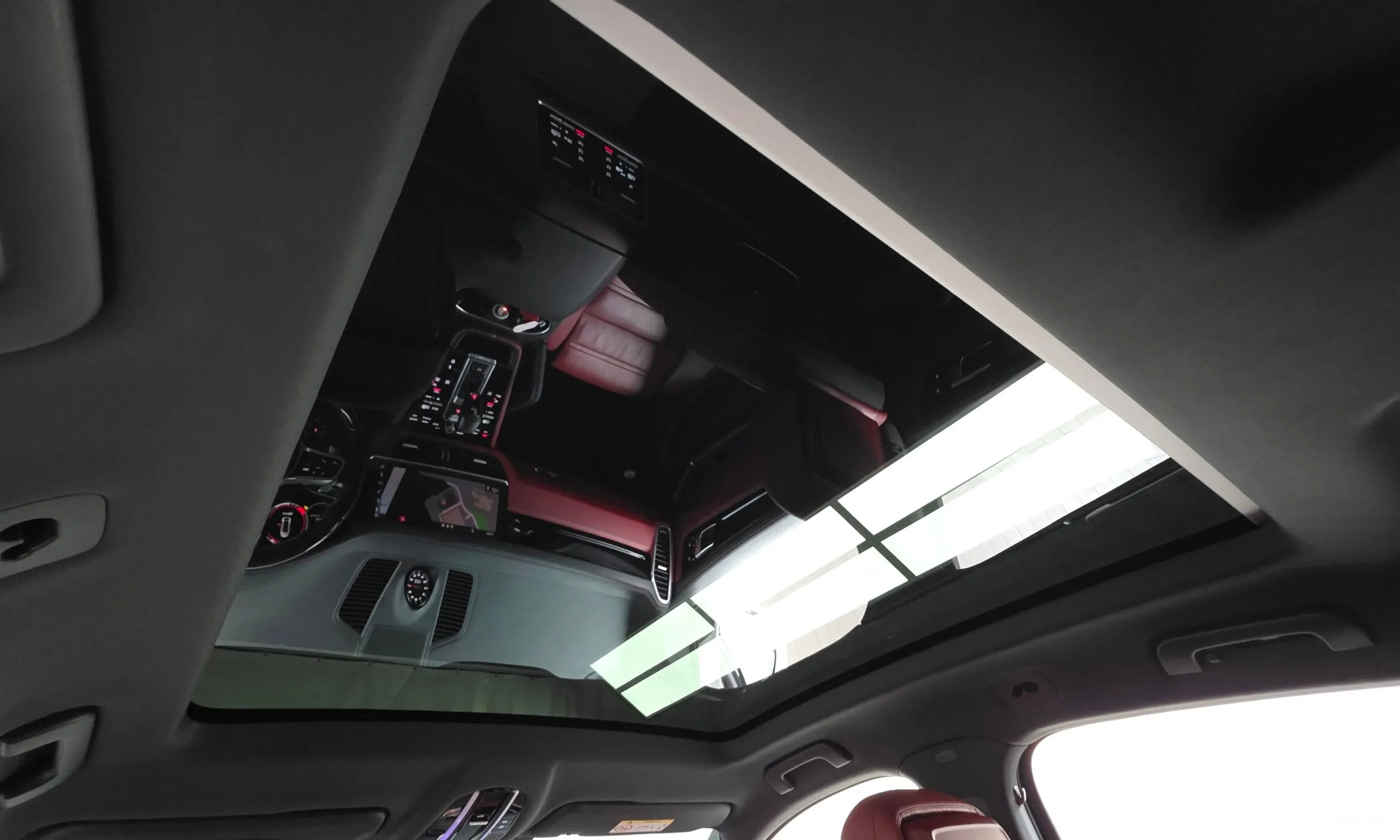 Porsche Cayenne (PO536) превью 19