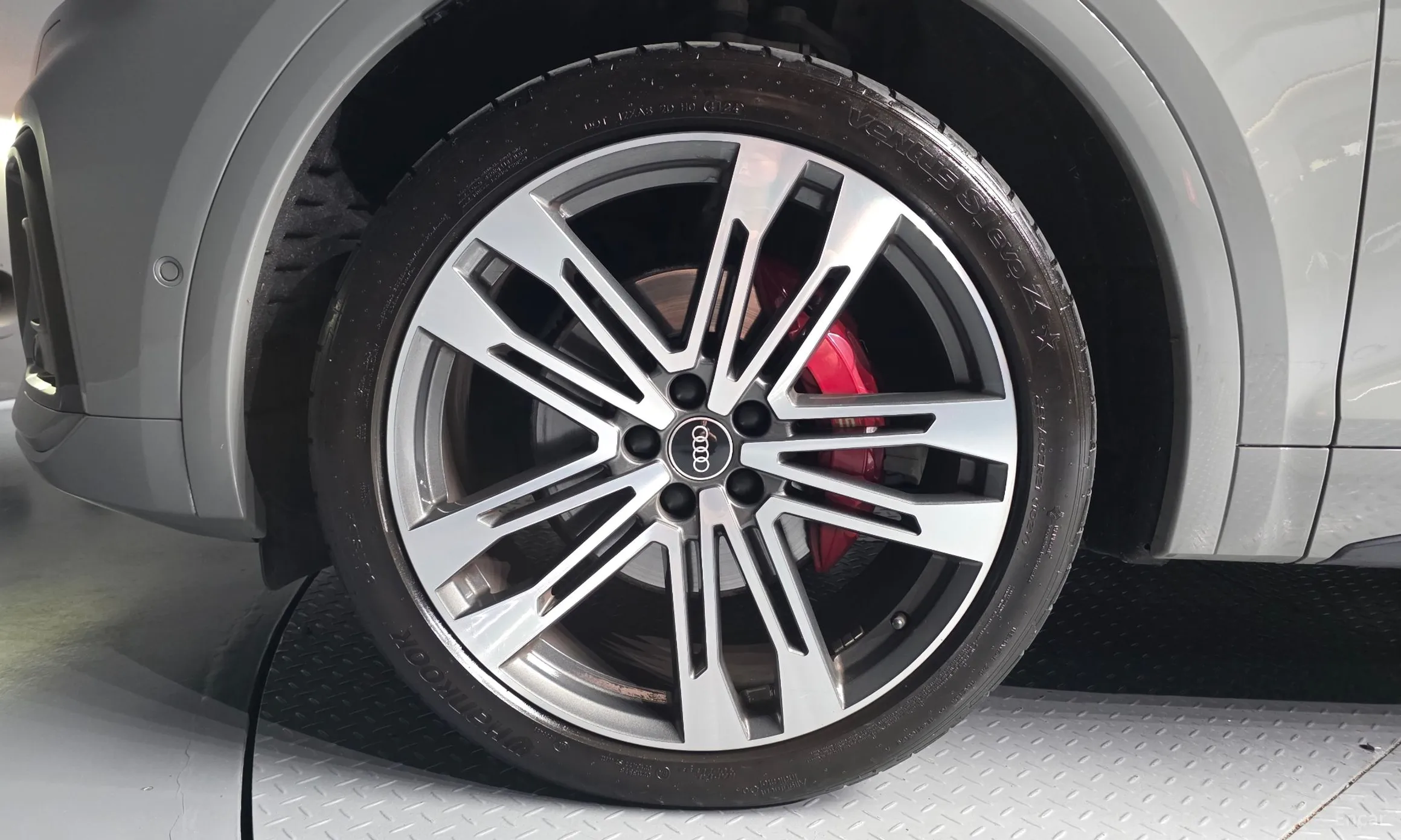 Audi SQ5 (FY) превью 5