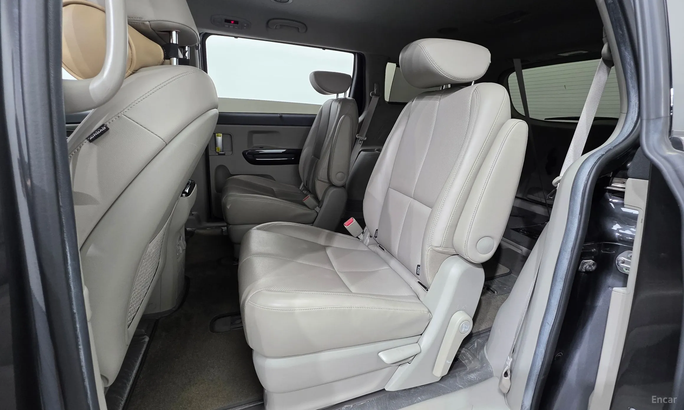 Kia Carnival превью 12