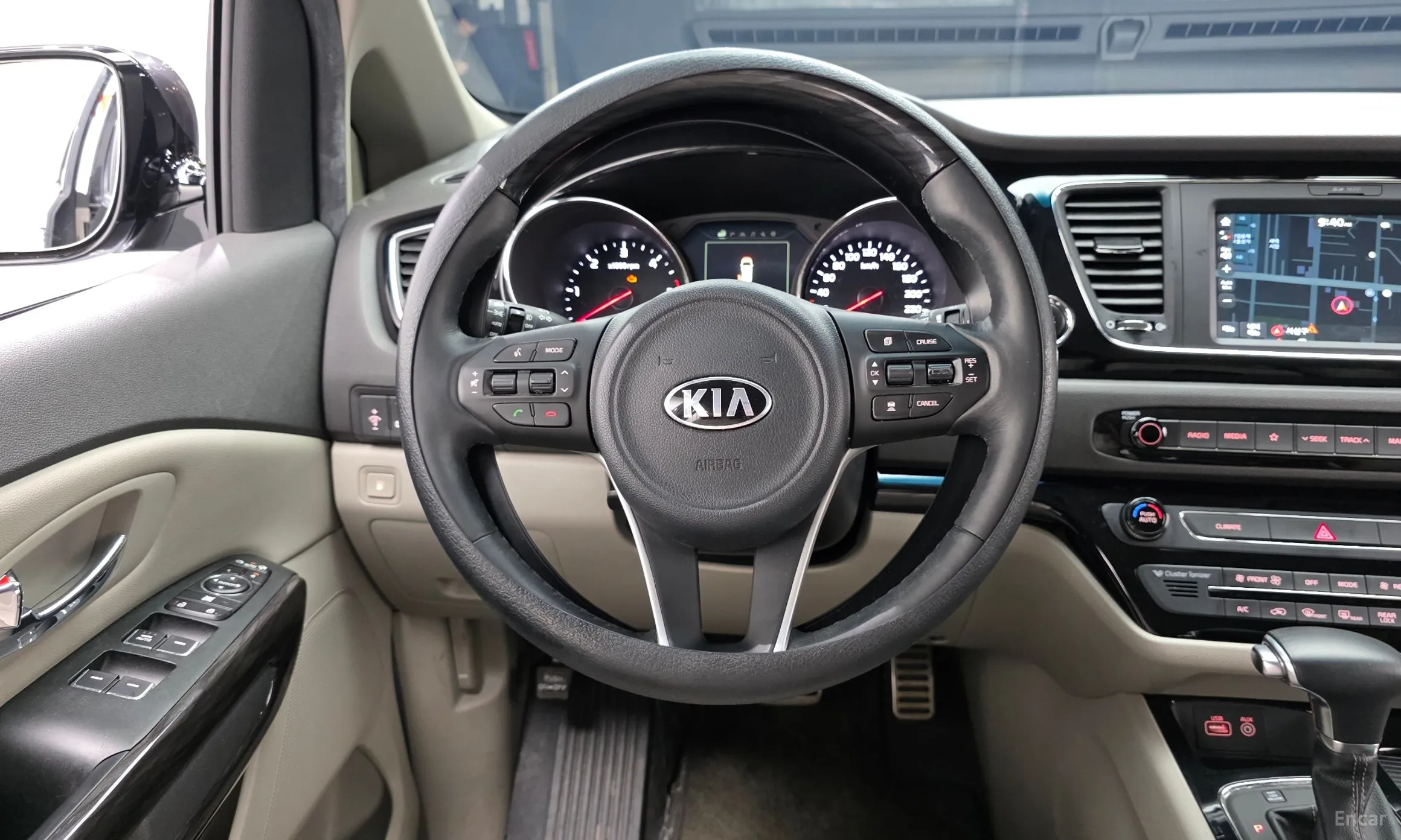 Kia Carnival превью 14
