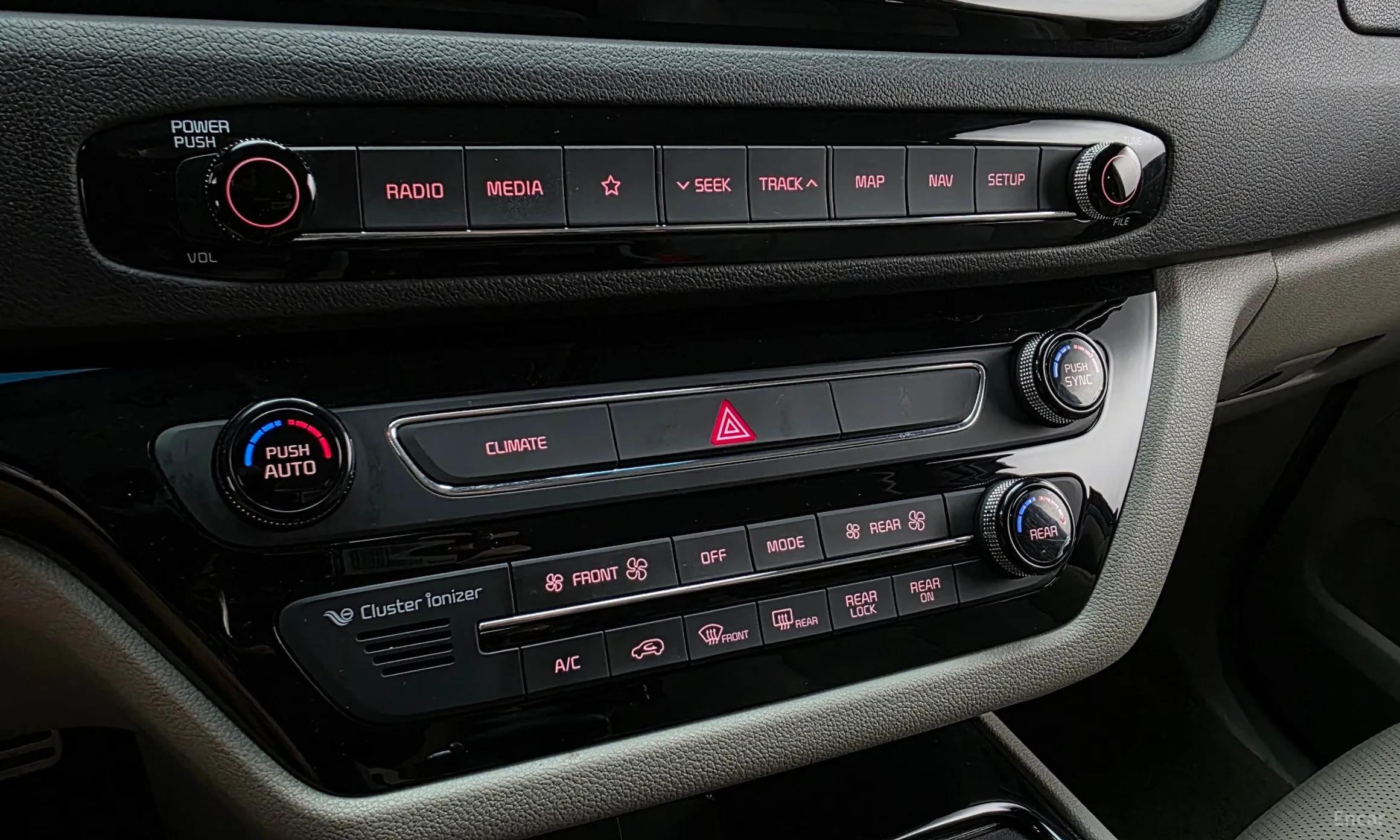 Kia Carnival превью 17