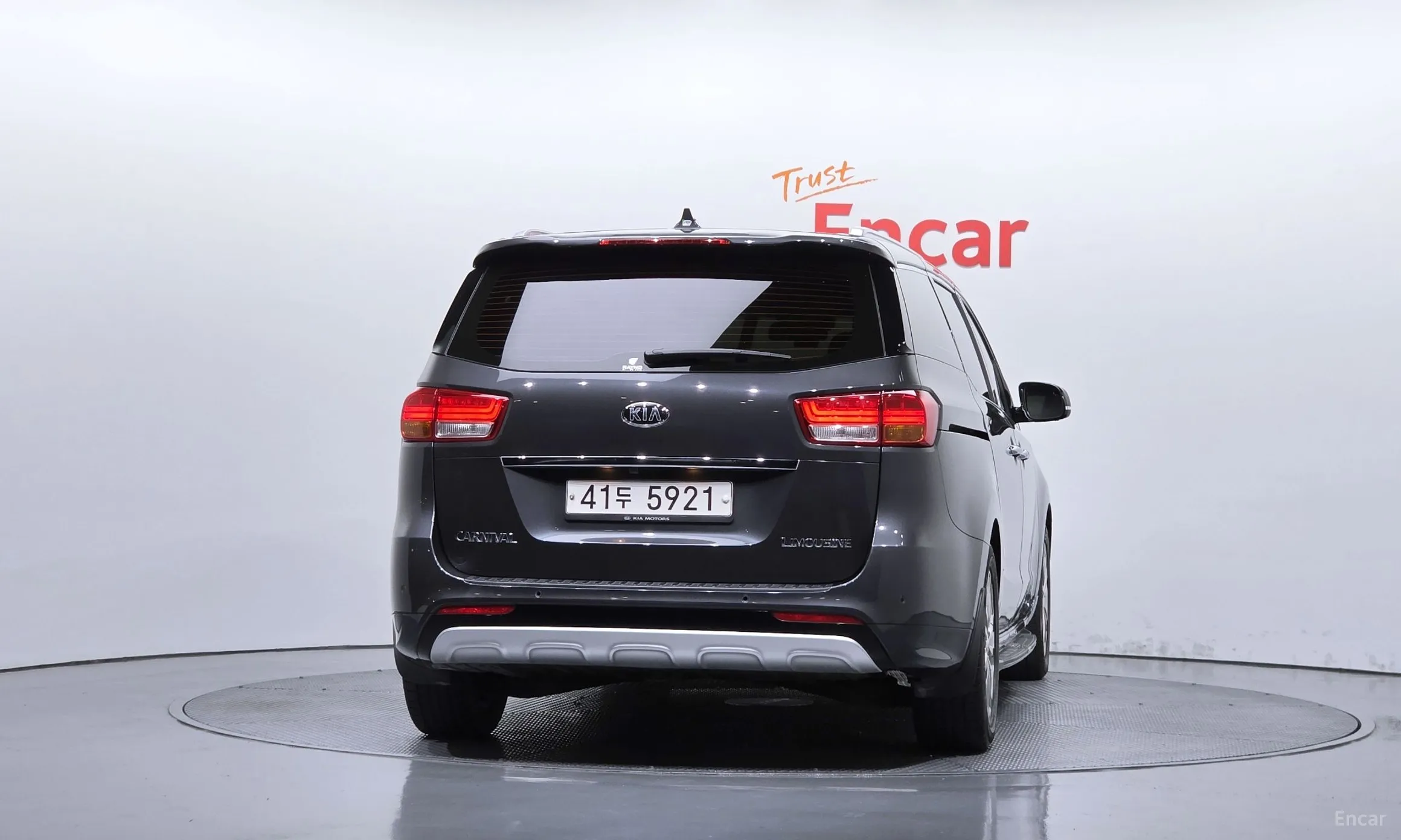 Kia Carnival превью 4