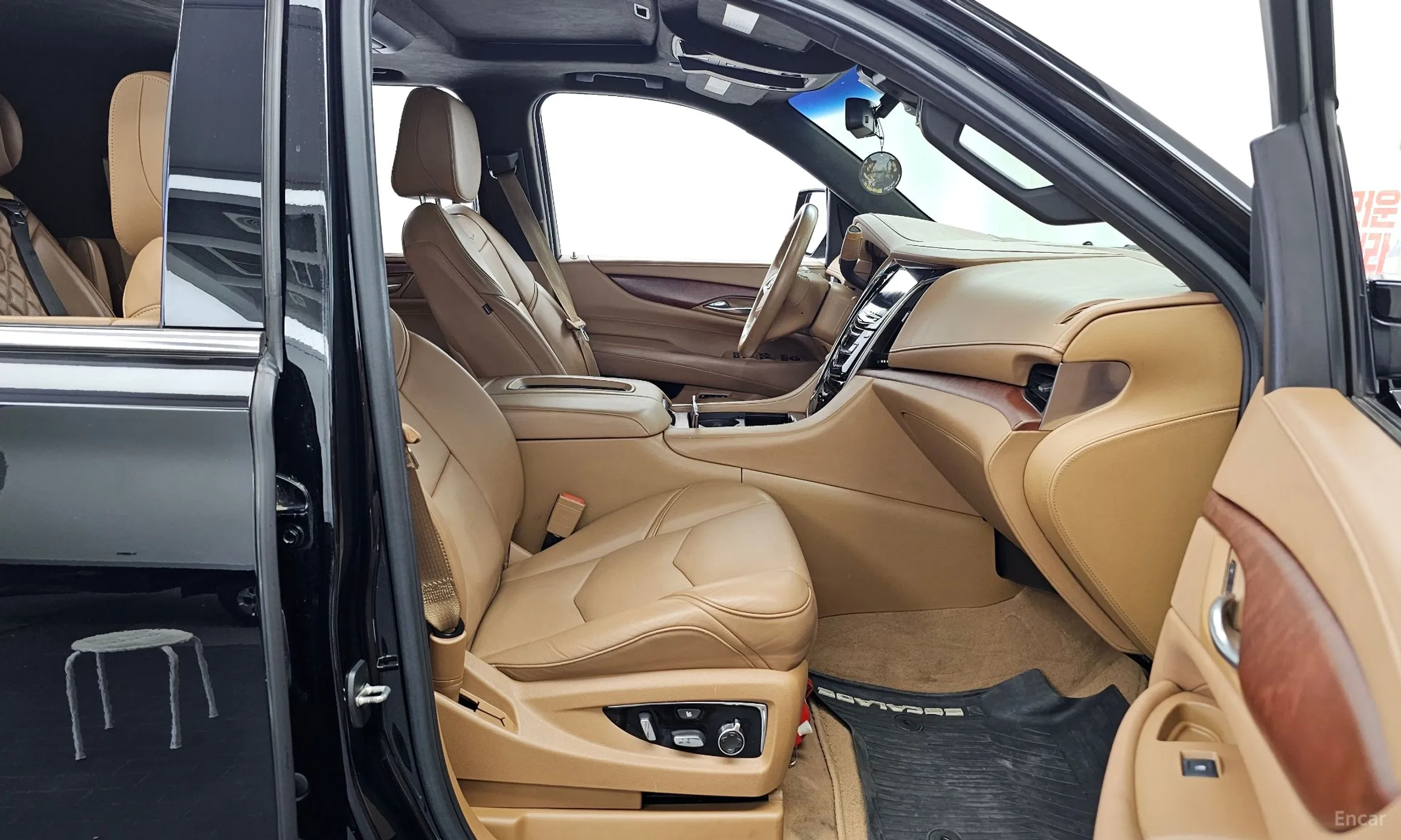 Cadillac Escalade превью 11