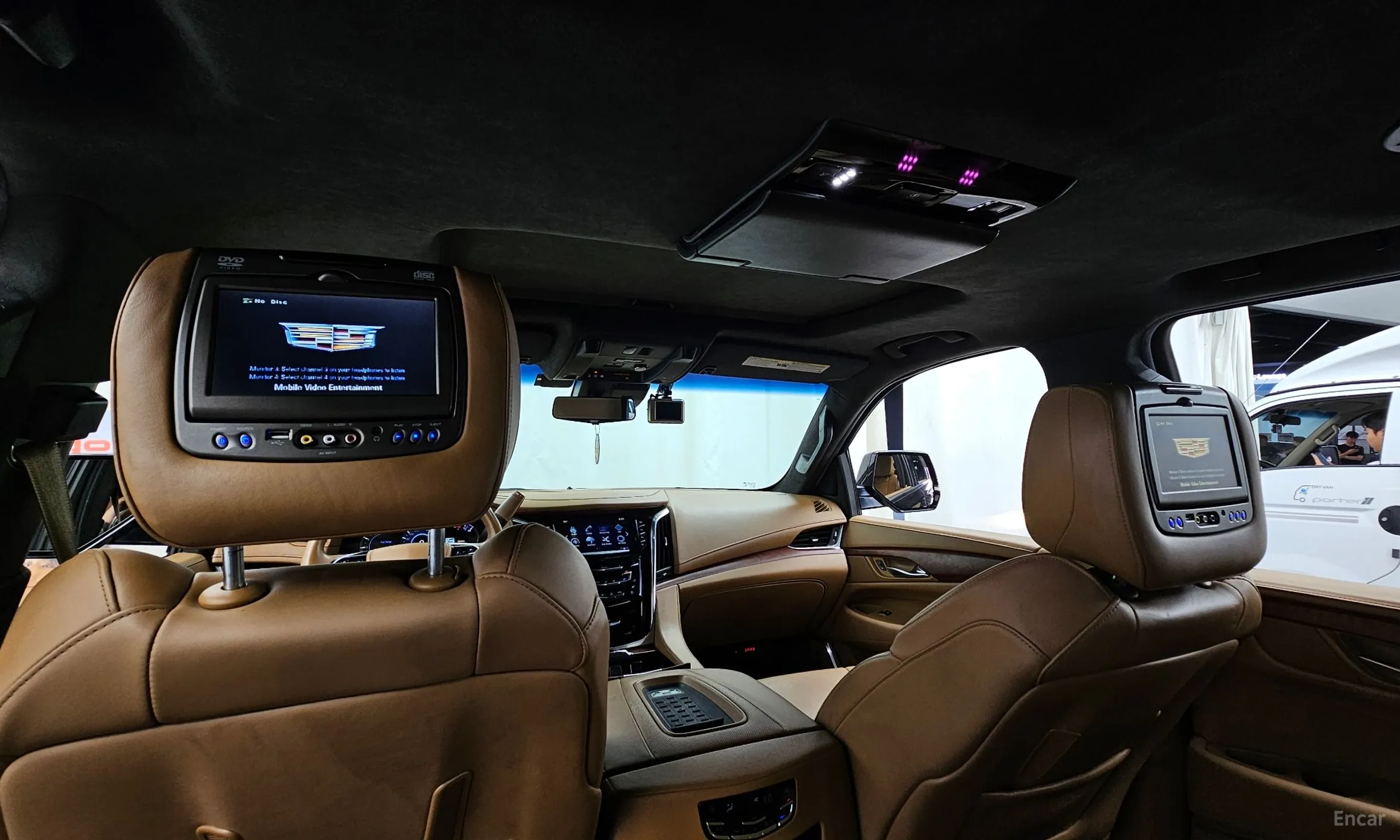 Cadillac Escalade превью 19