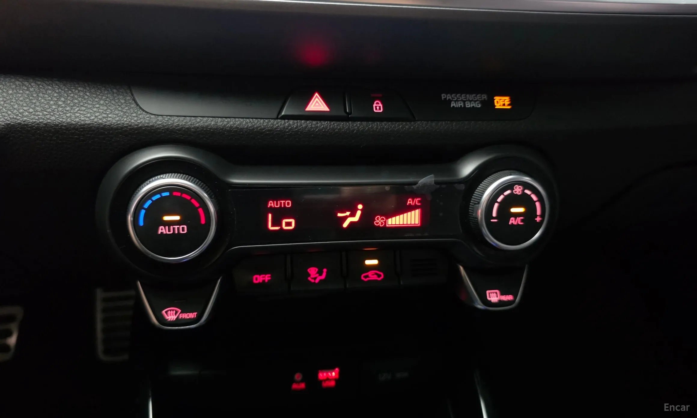 Kia Stonic превью 16