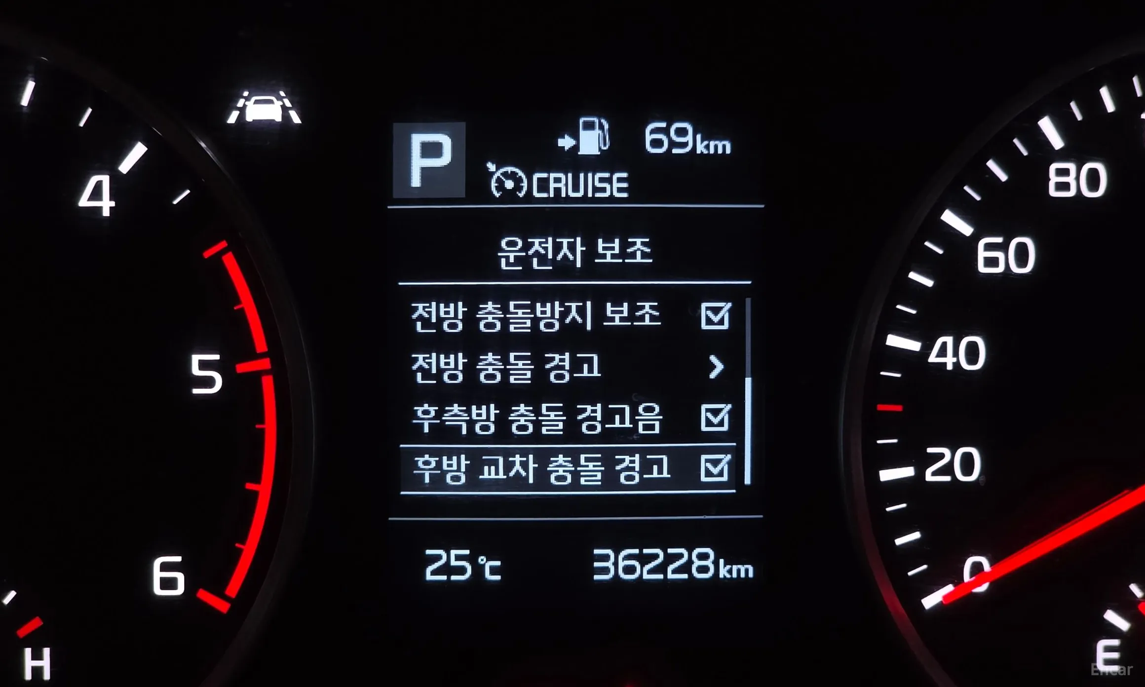 Kia Stonic превью 17
