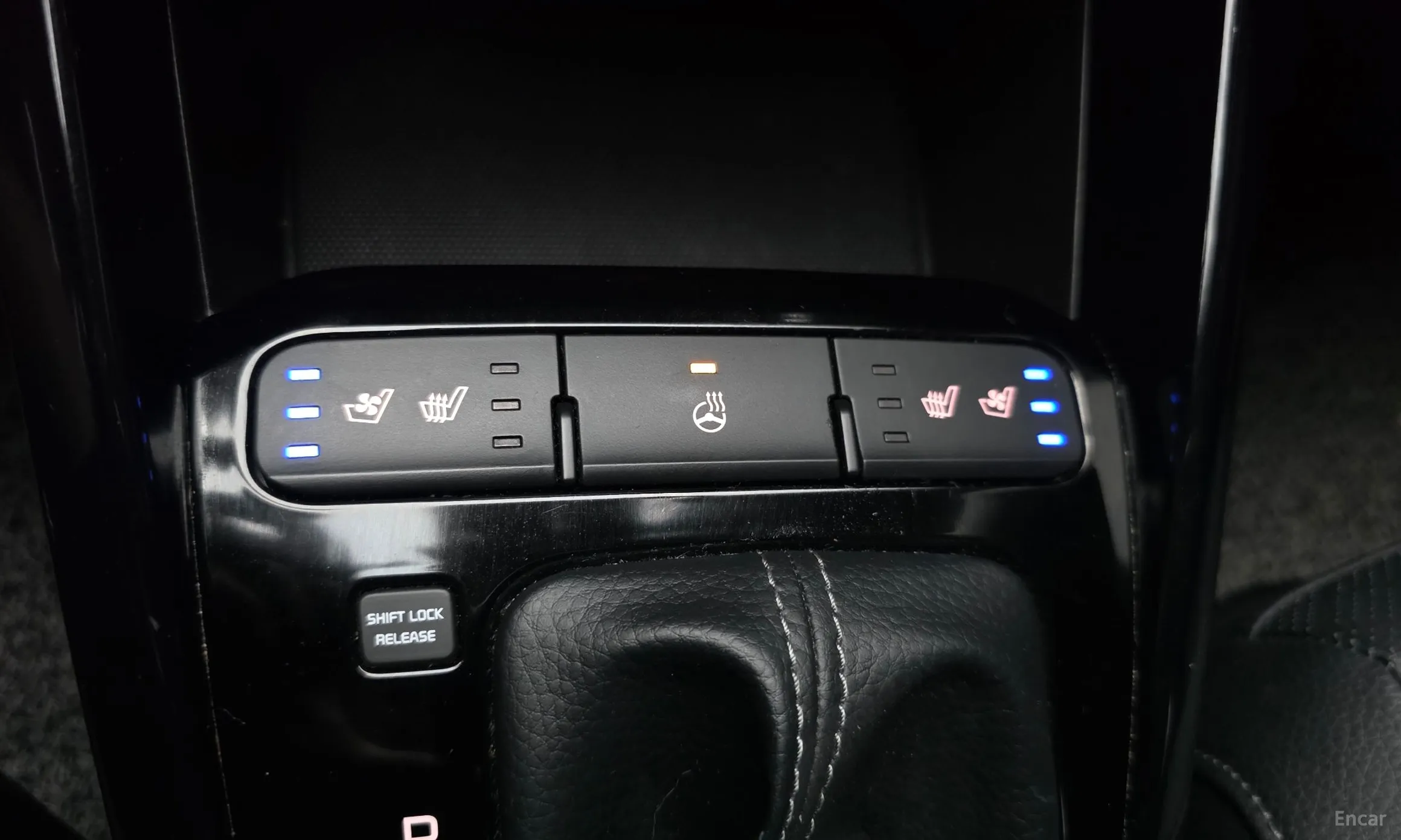 Kia Stonic превью 18