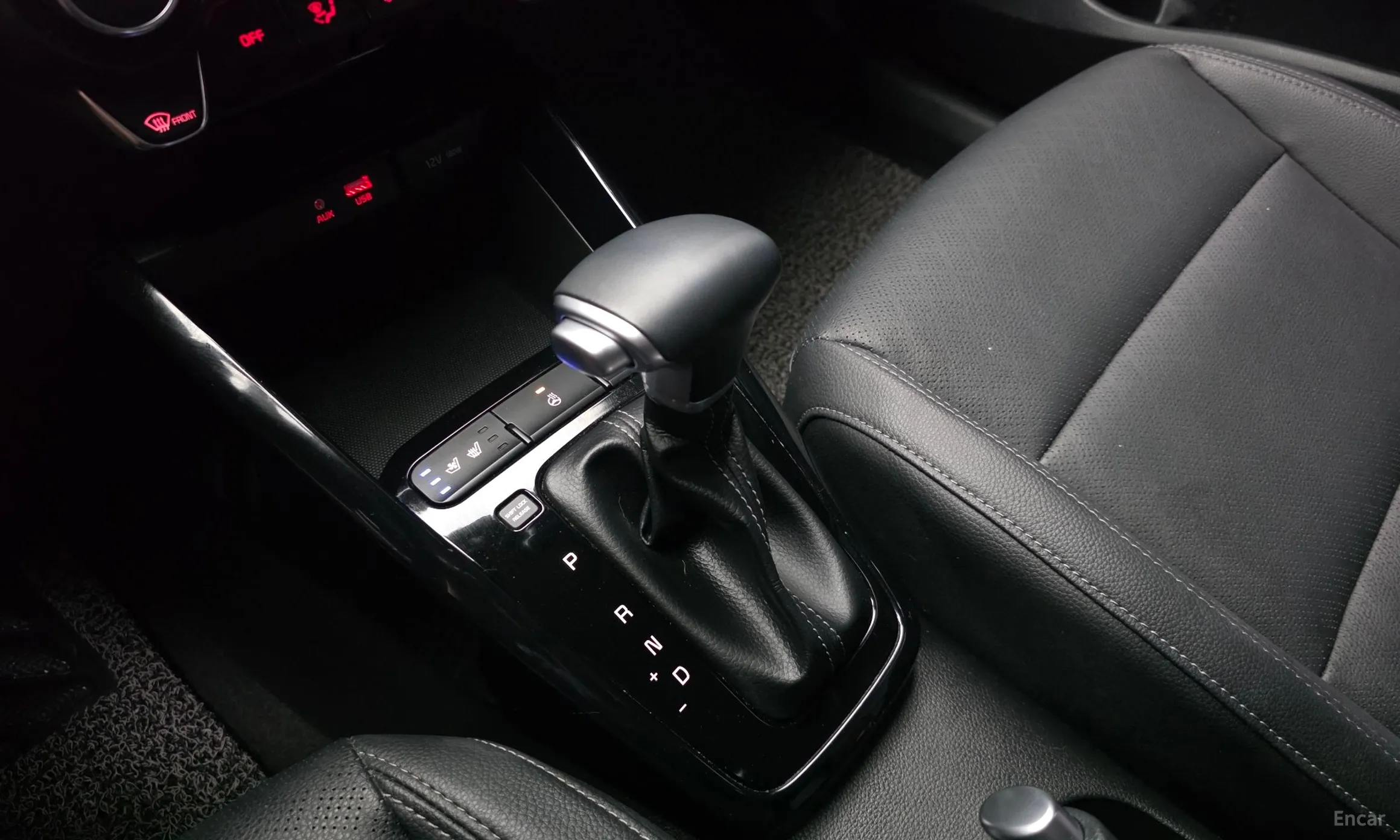 Kia Stonic превью 9