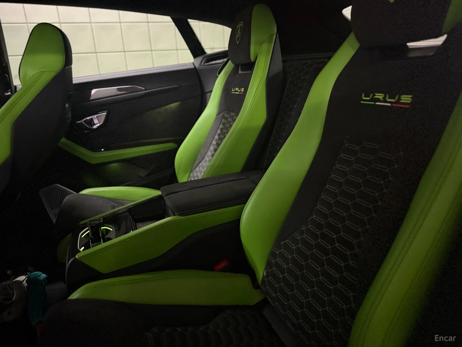 Lamborghini Urus превью 13