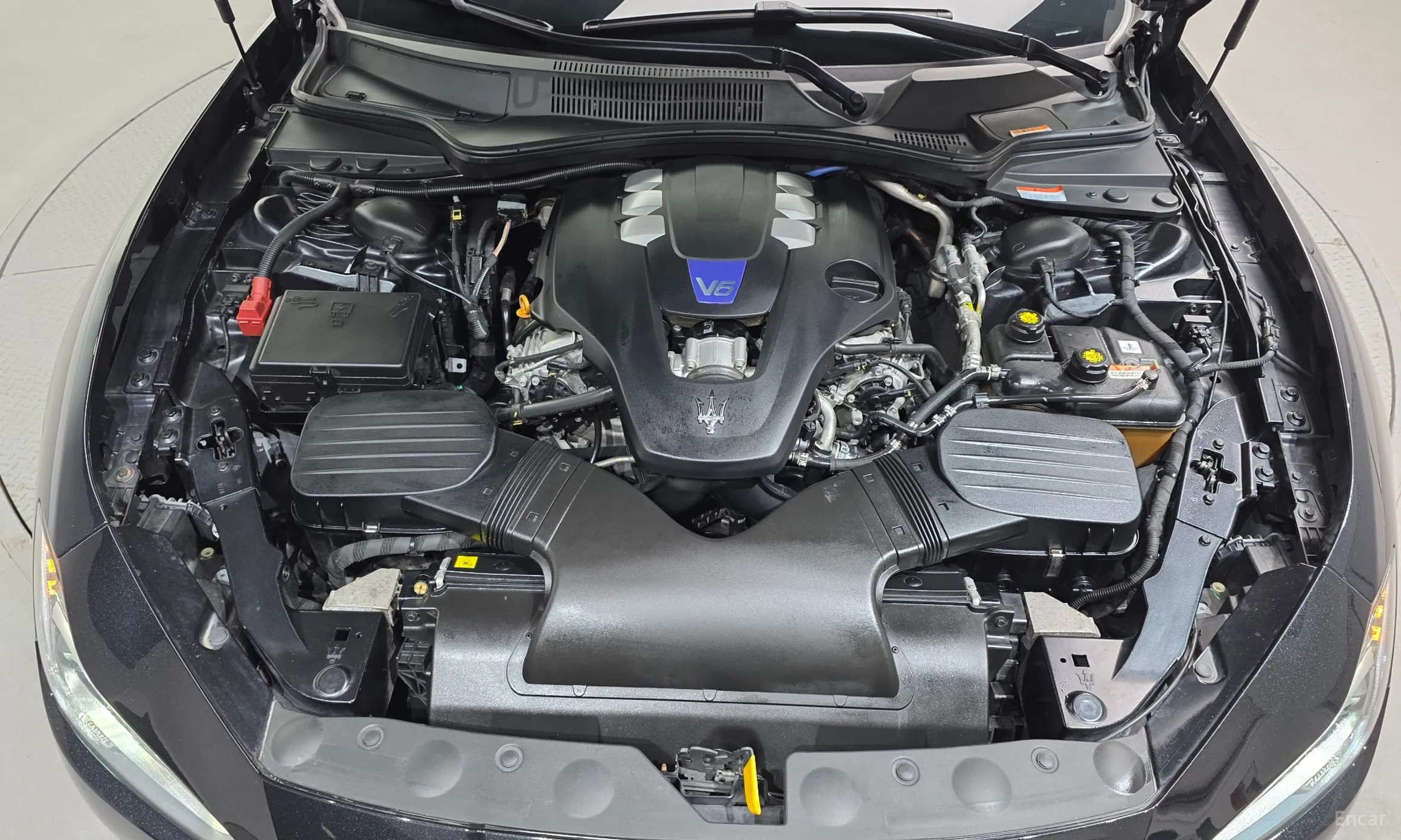 Maserati Ghibli превью 6