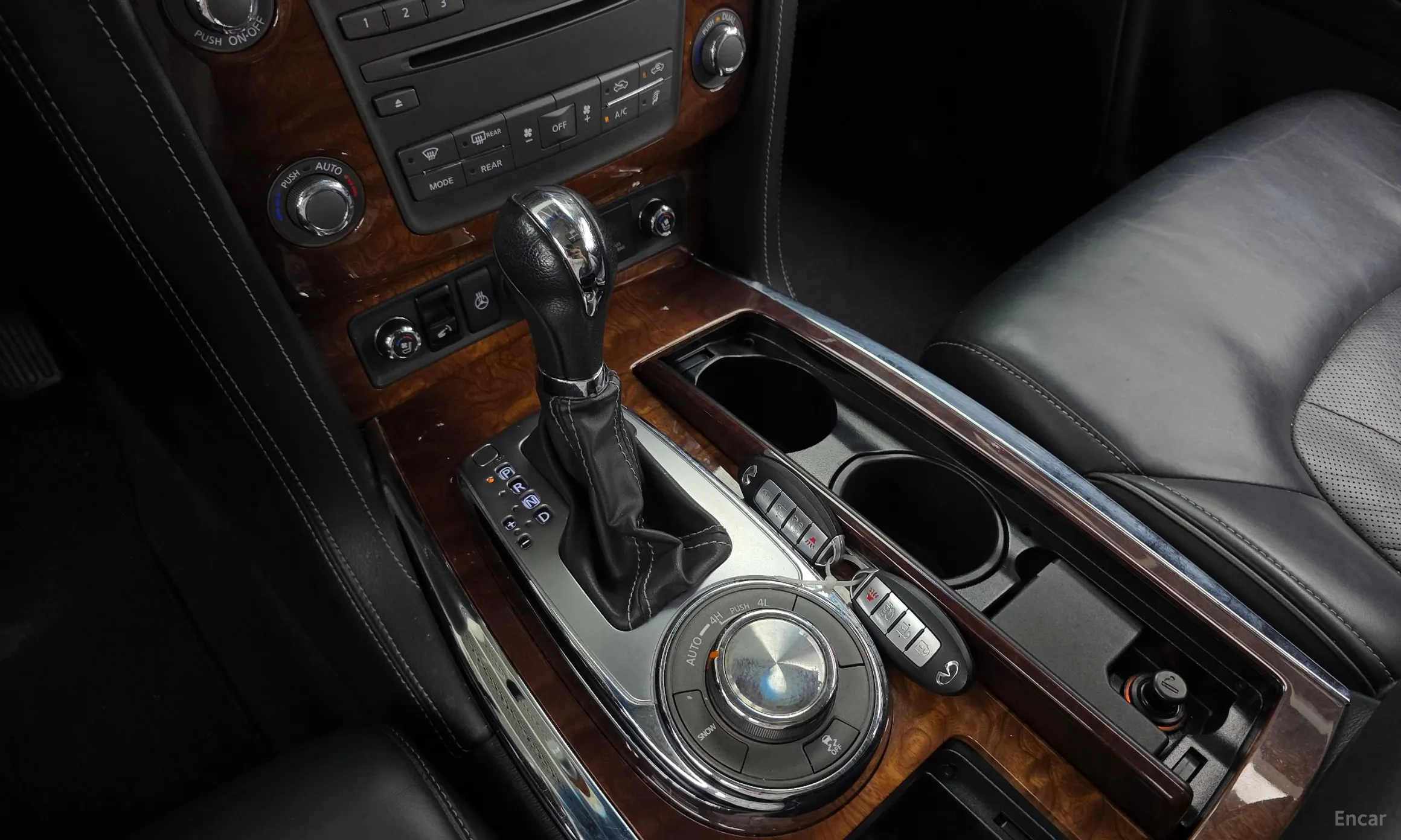 Infiniti QX80 превью 9