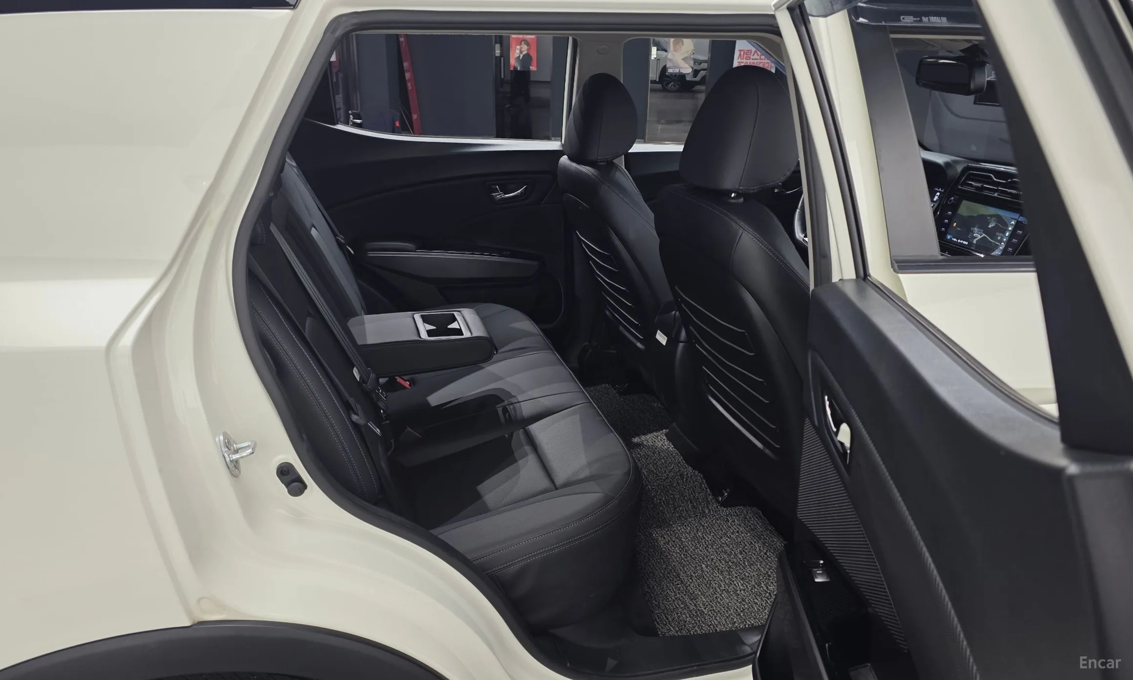 KG Mobility (SsangYong) Berry New Tivoli превью 12