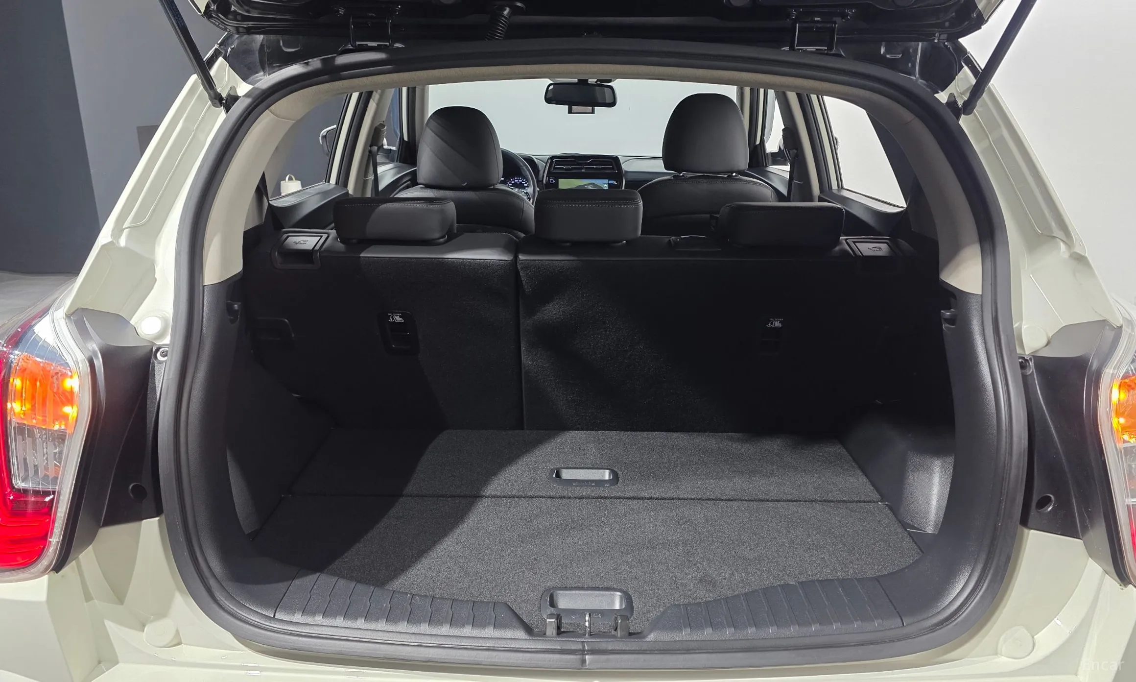 KG Mobility (SsangYong) Berry New Tivoli превью 15