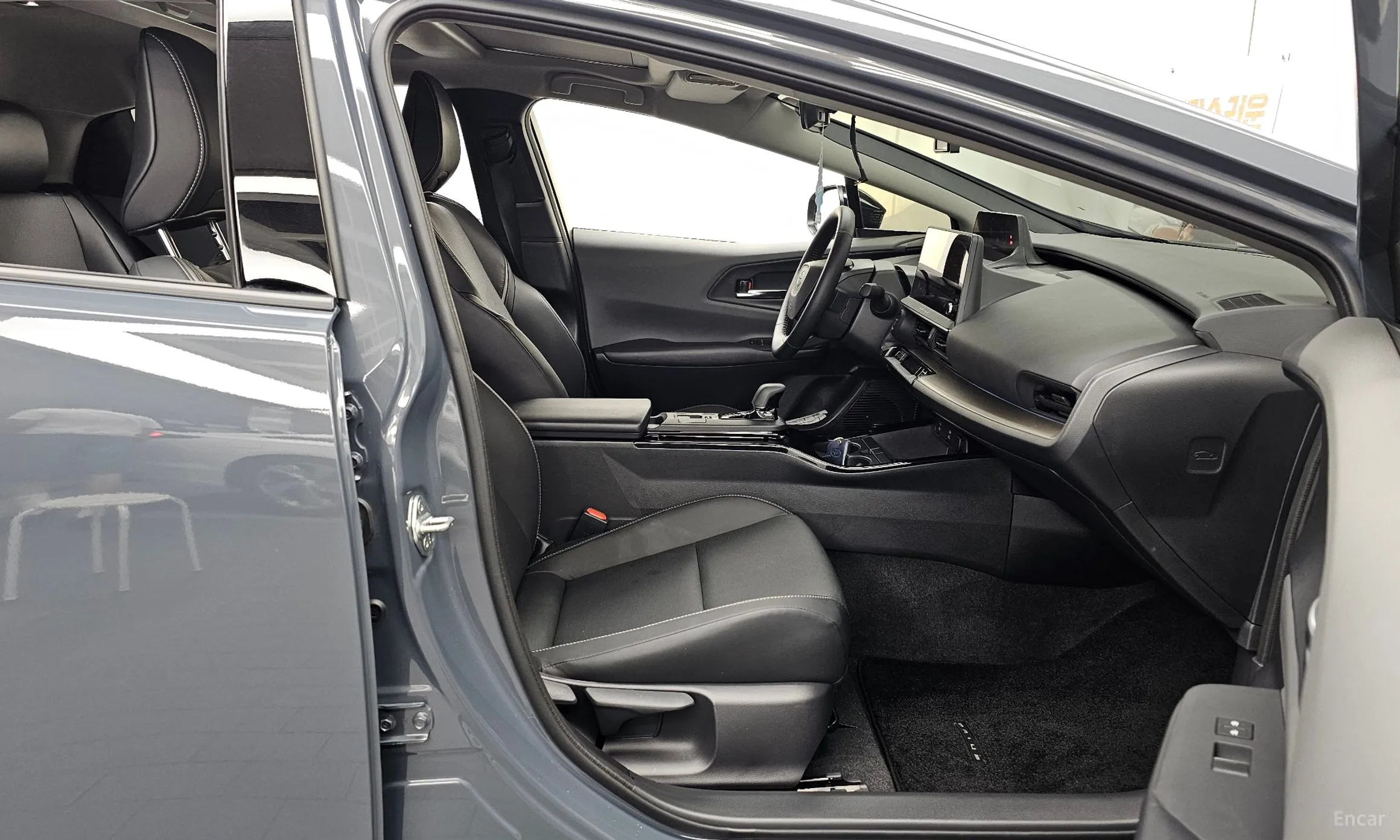 Toyota Prius 5th Generation превью 11