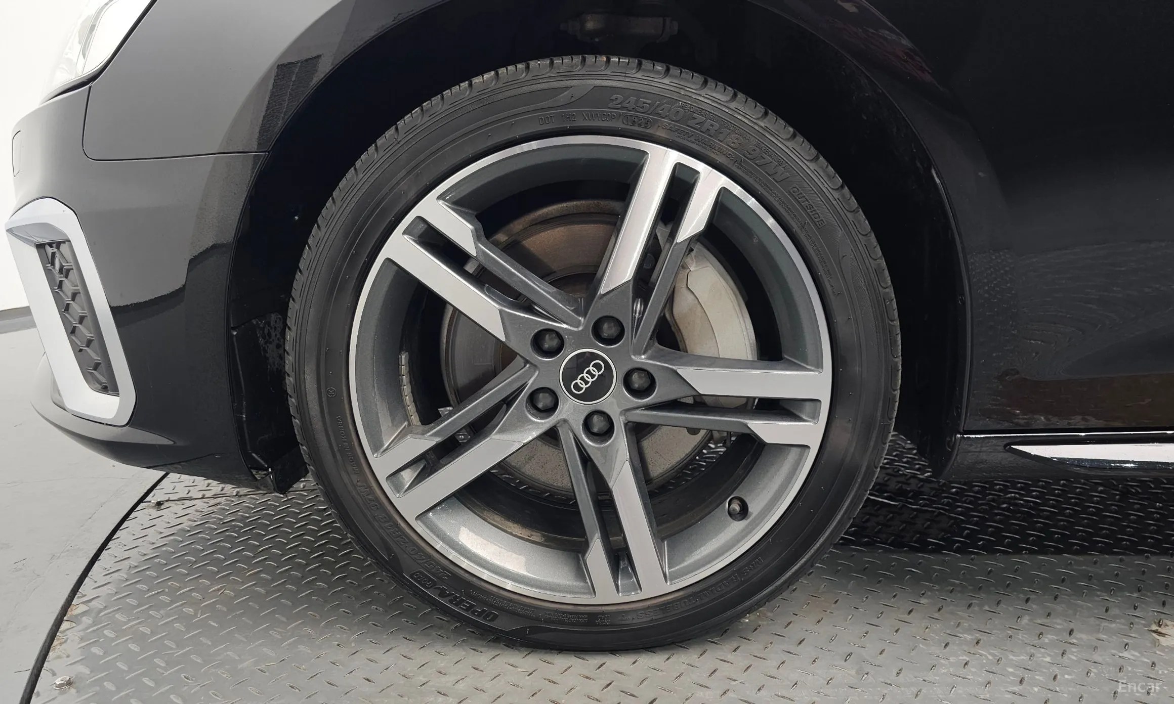 Audi A4 (B9) превью 5