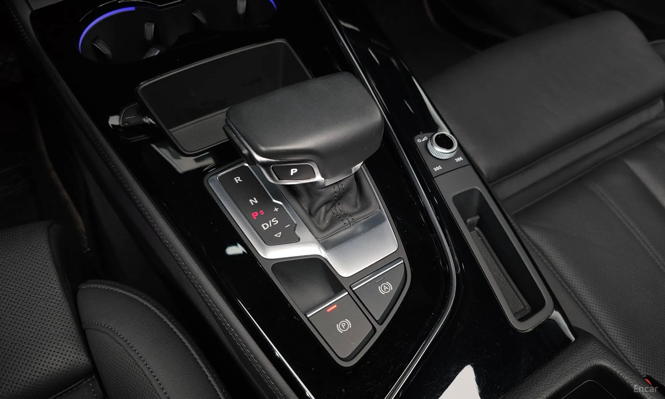 Audi A4 (B9) превью 9