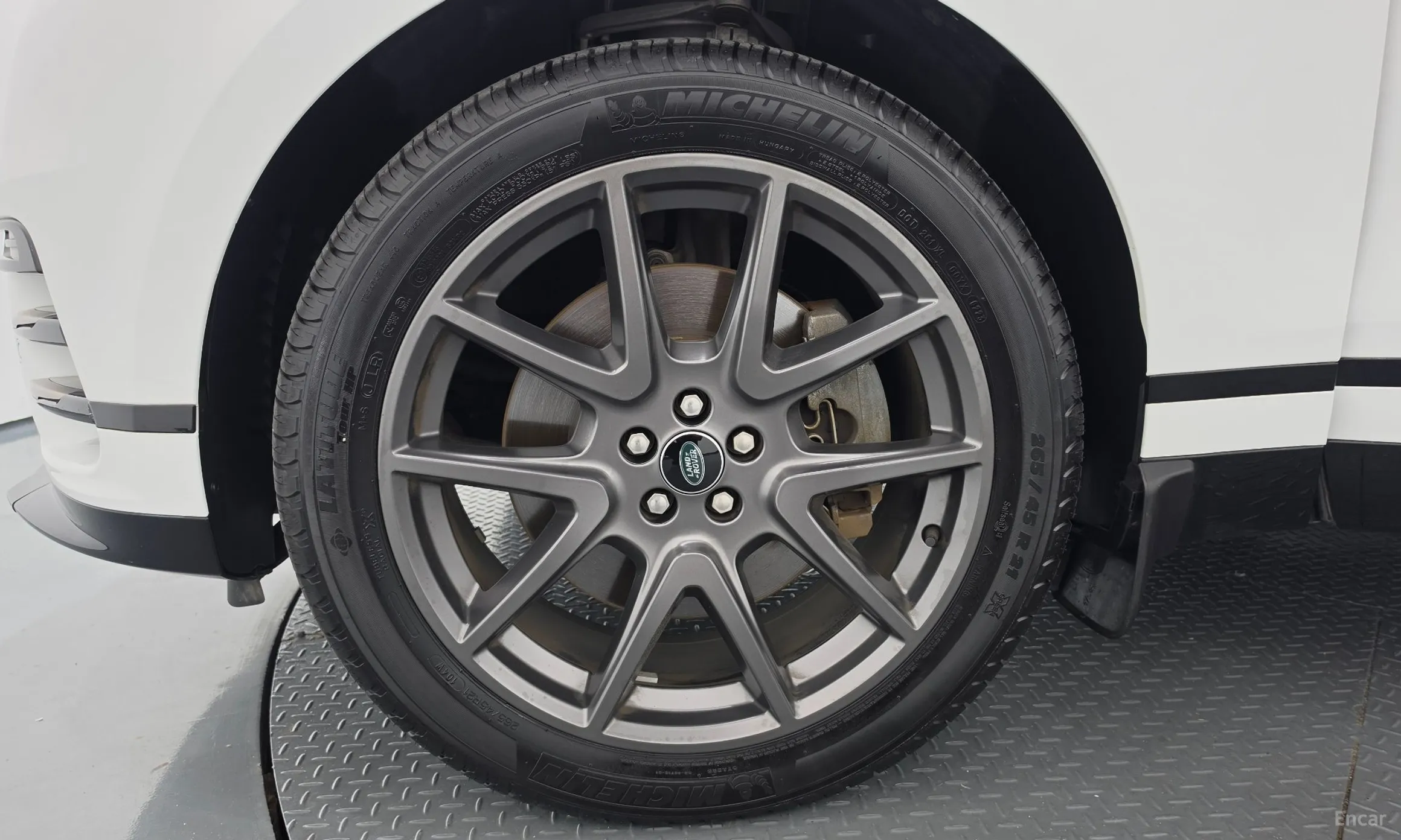Land Rover Range Rover Bella превью 5
