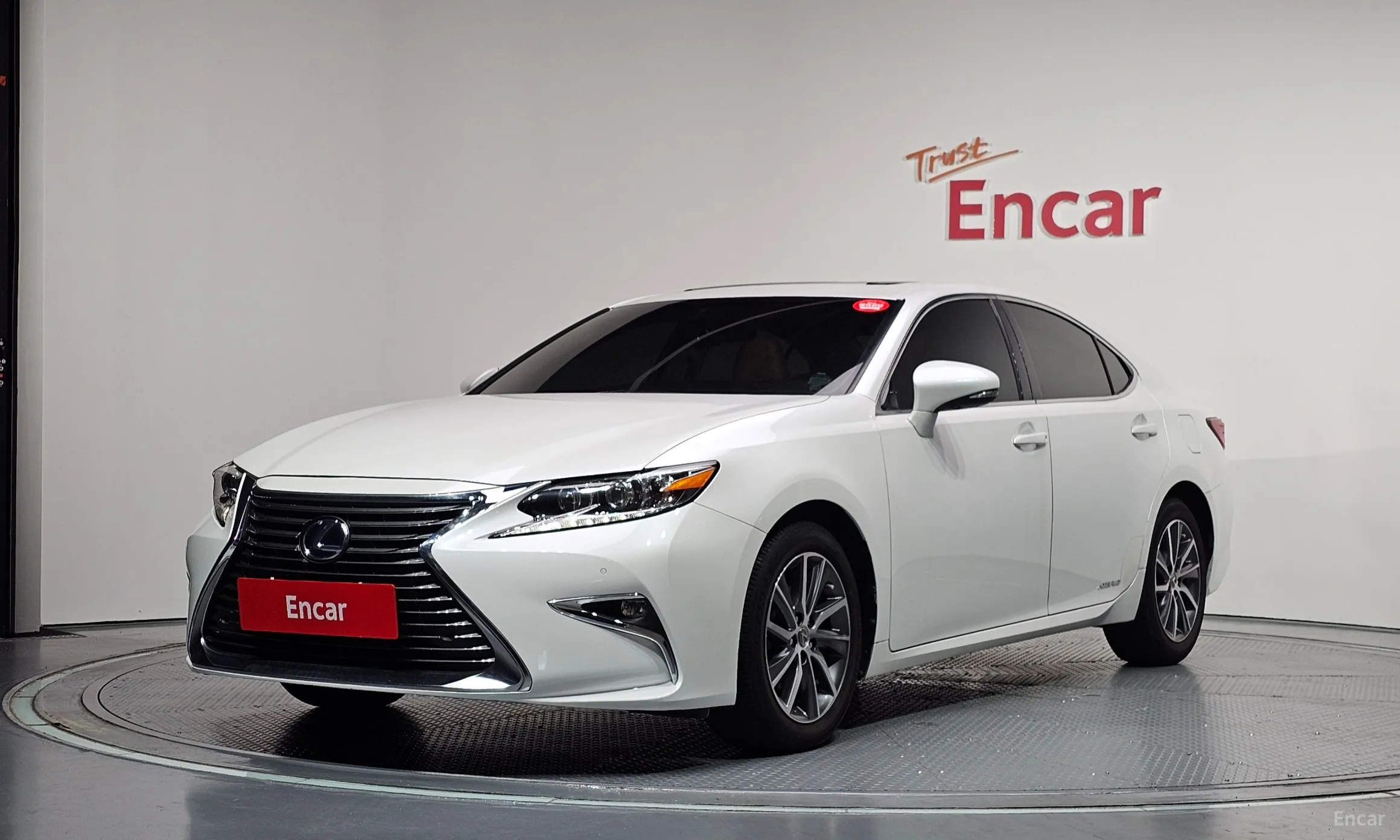 Lexus New ES300h