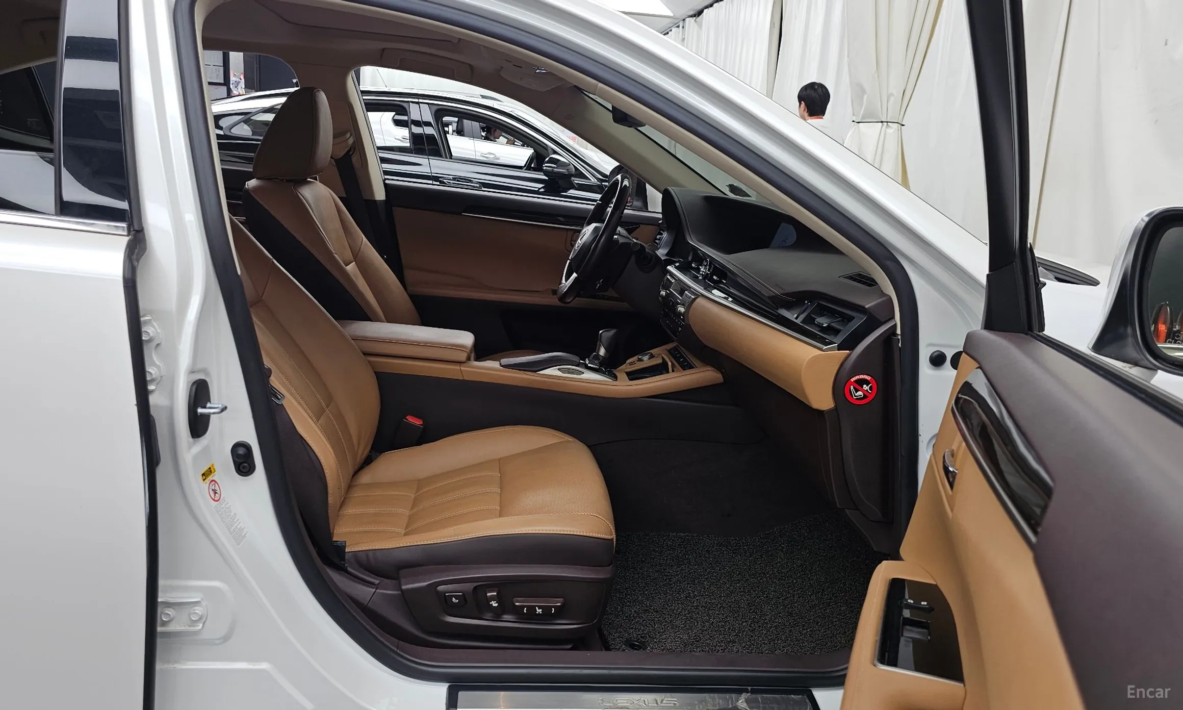 Lexus New ES300h превью 11