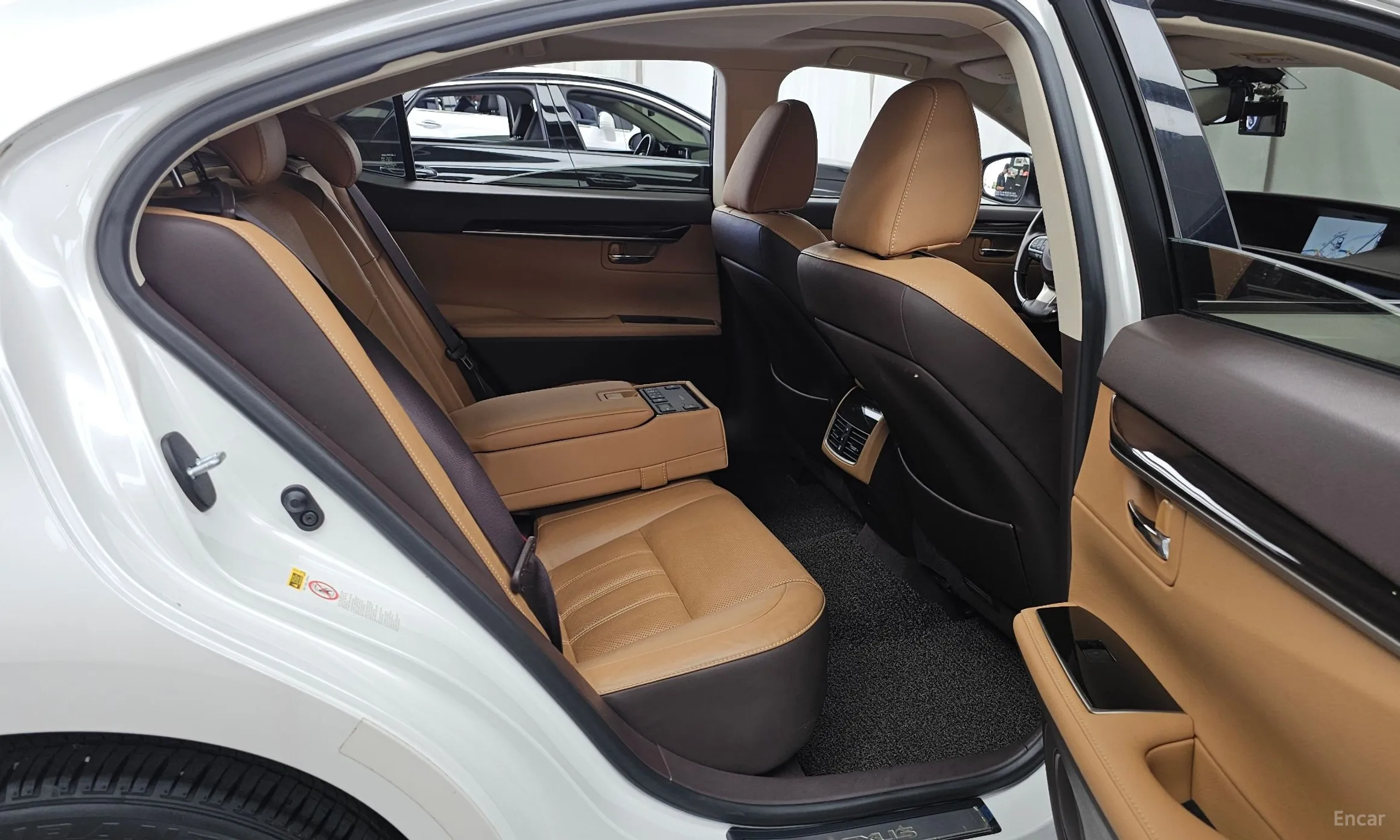 Lexus New ES300h превью 12