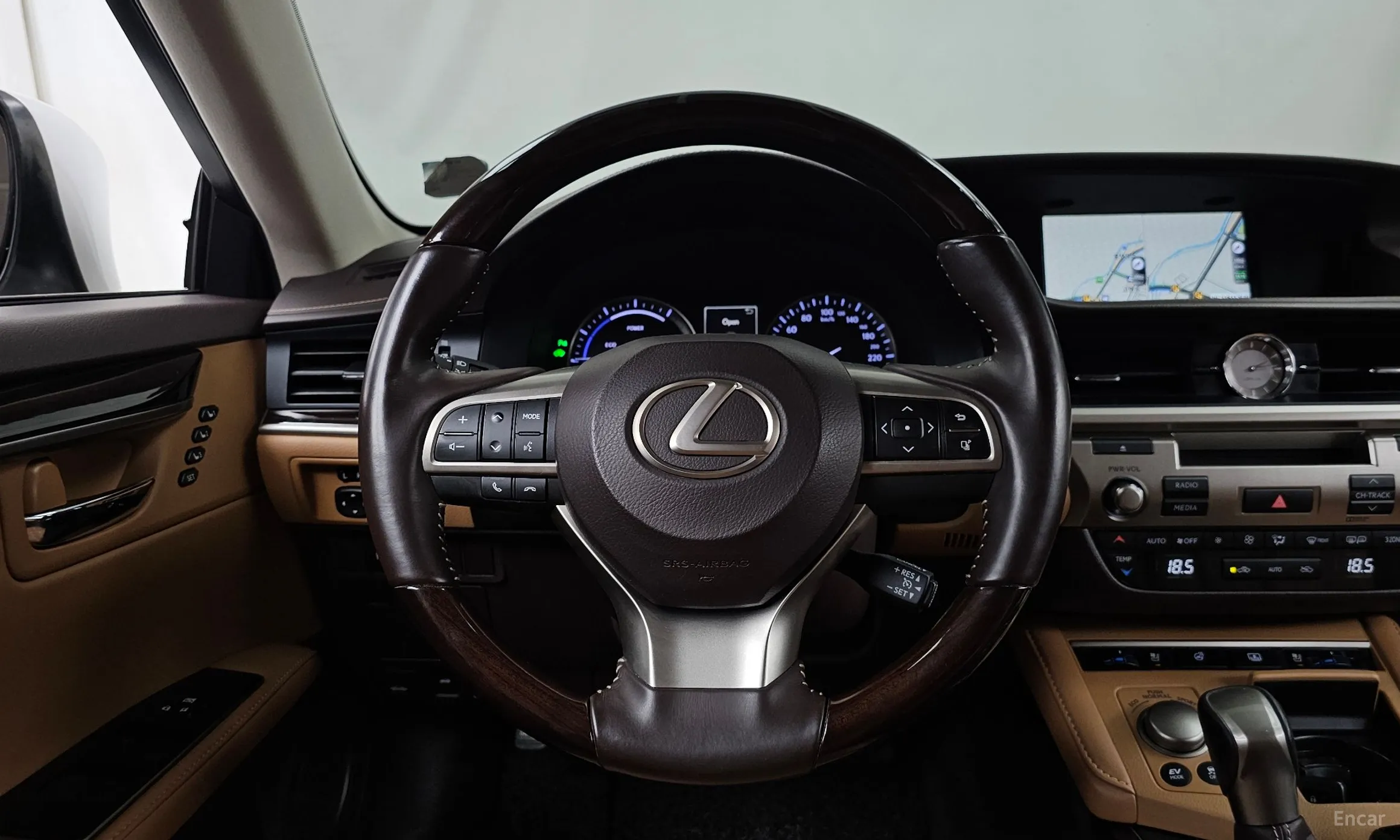 Lexus New ES300h превью 13