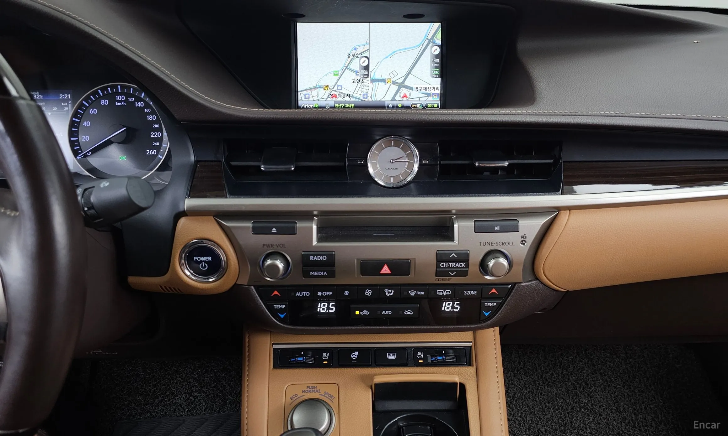 Lexus New ES300h превью 14