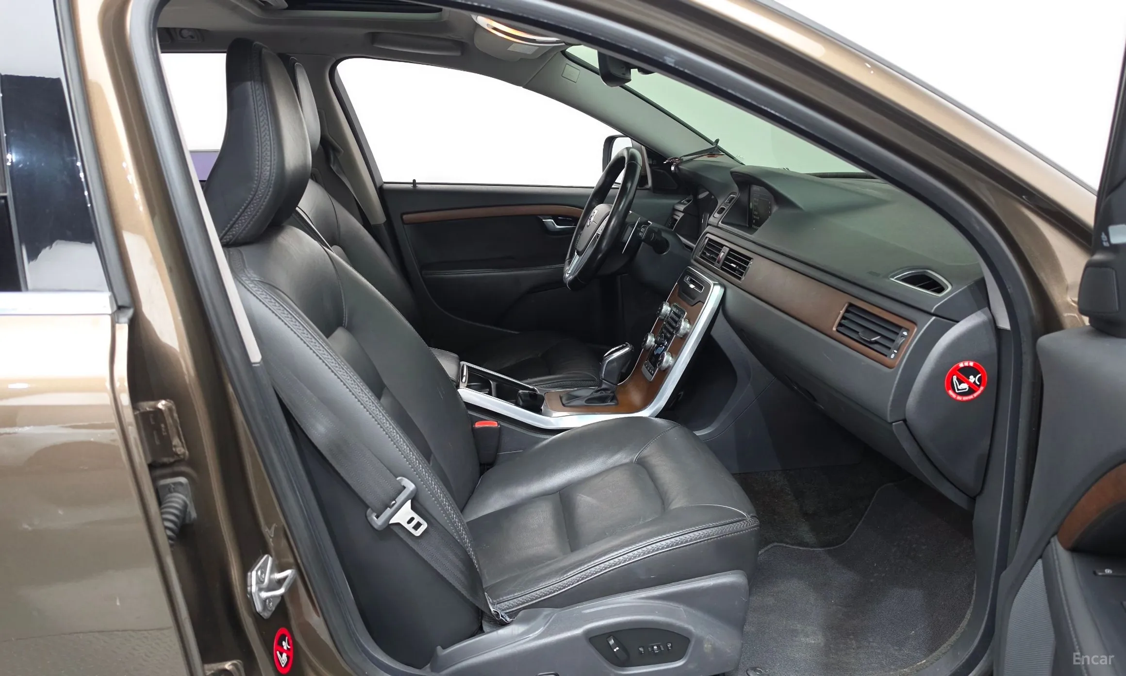 Volvo XC70 превью 11