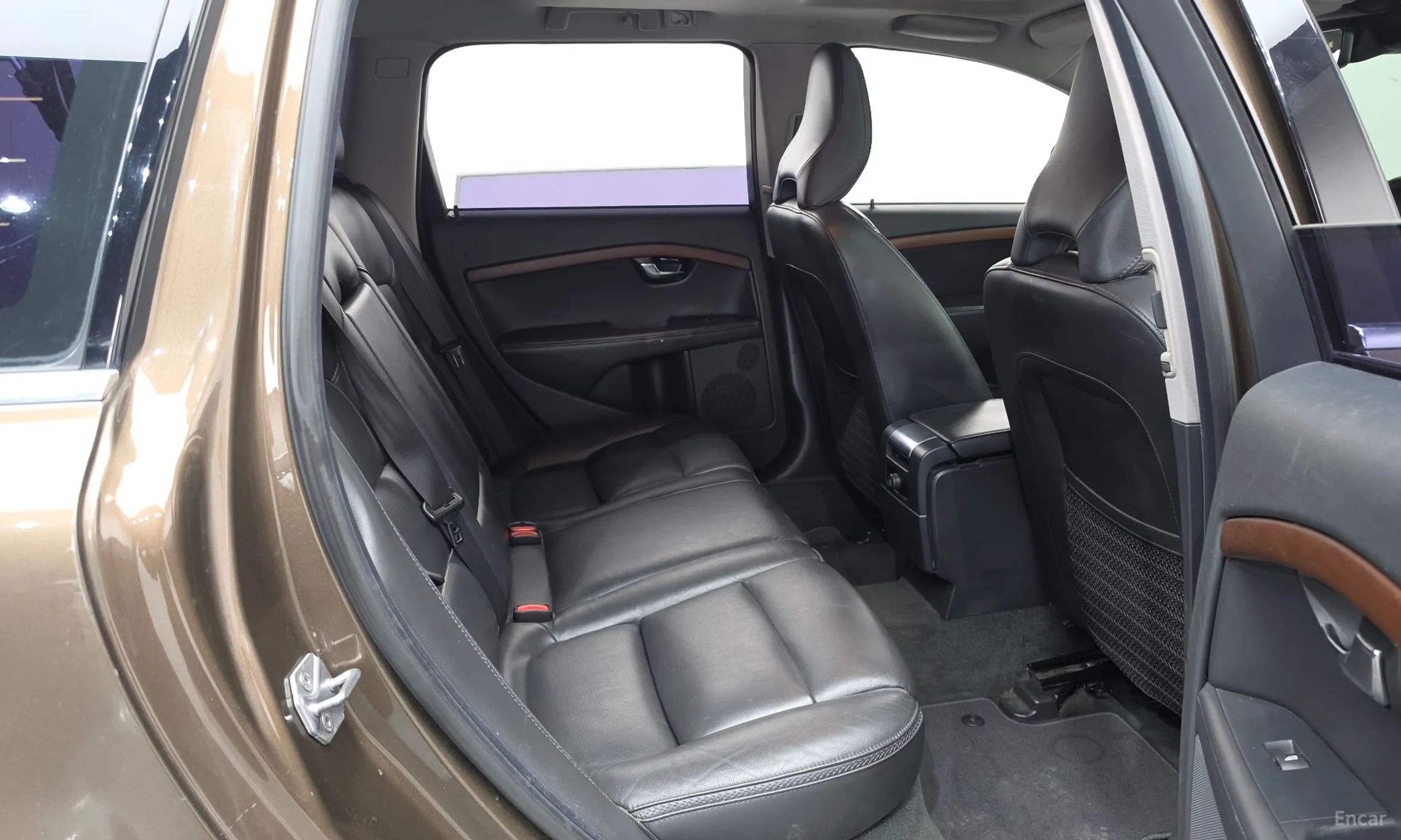 Volvo XC70 превью 12