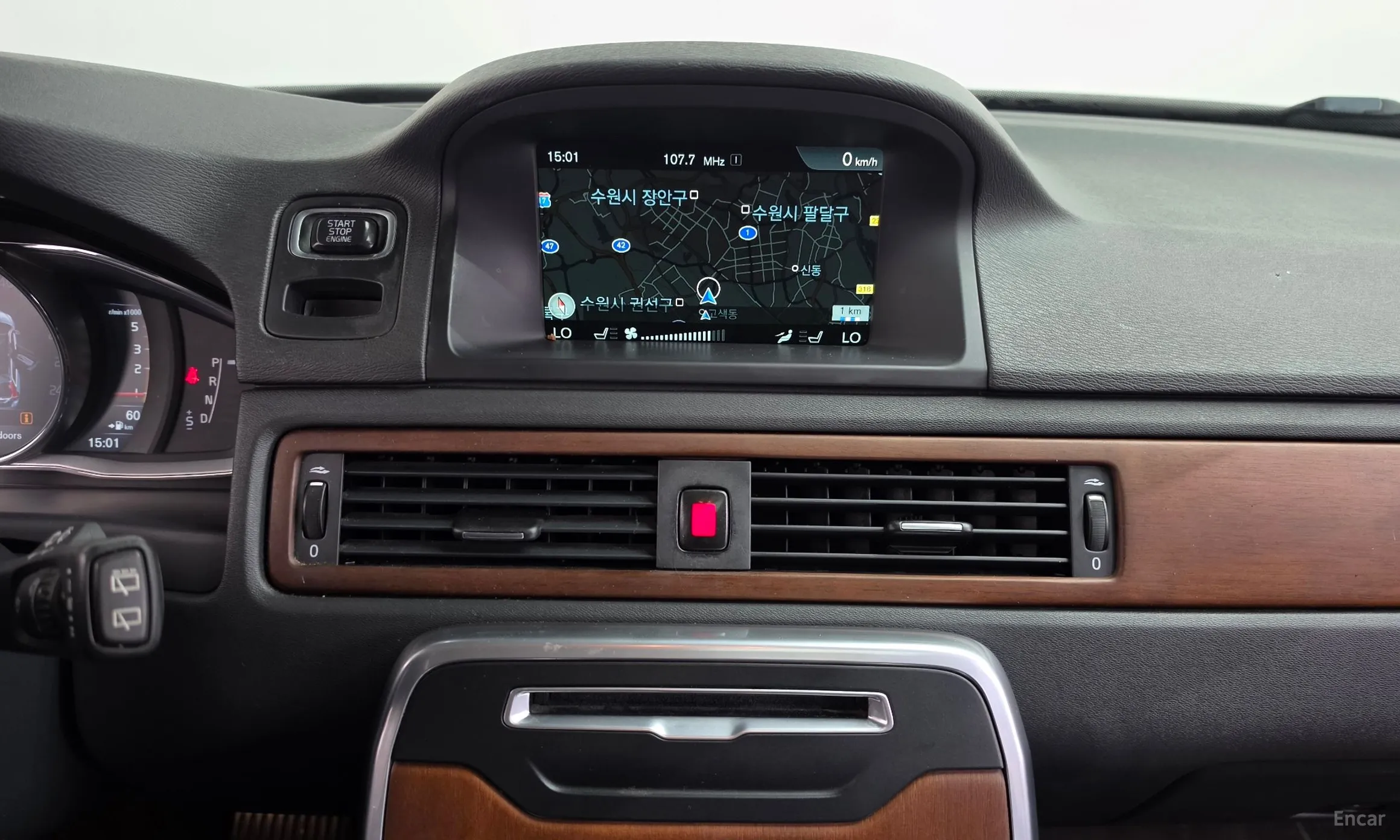 Volvo XC70 превью 14